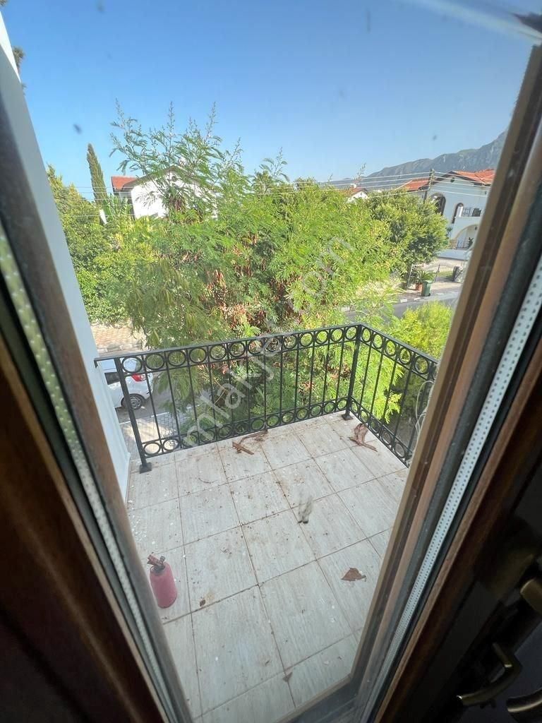 Girne Alsancak'da Deniz Ve Dağ Manzaralı Satılık 3+1 Villa - Görsel 16