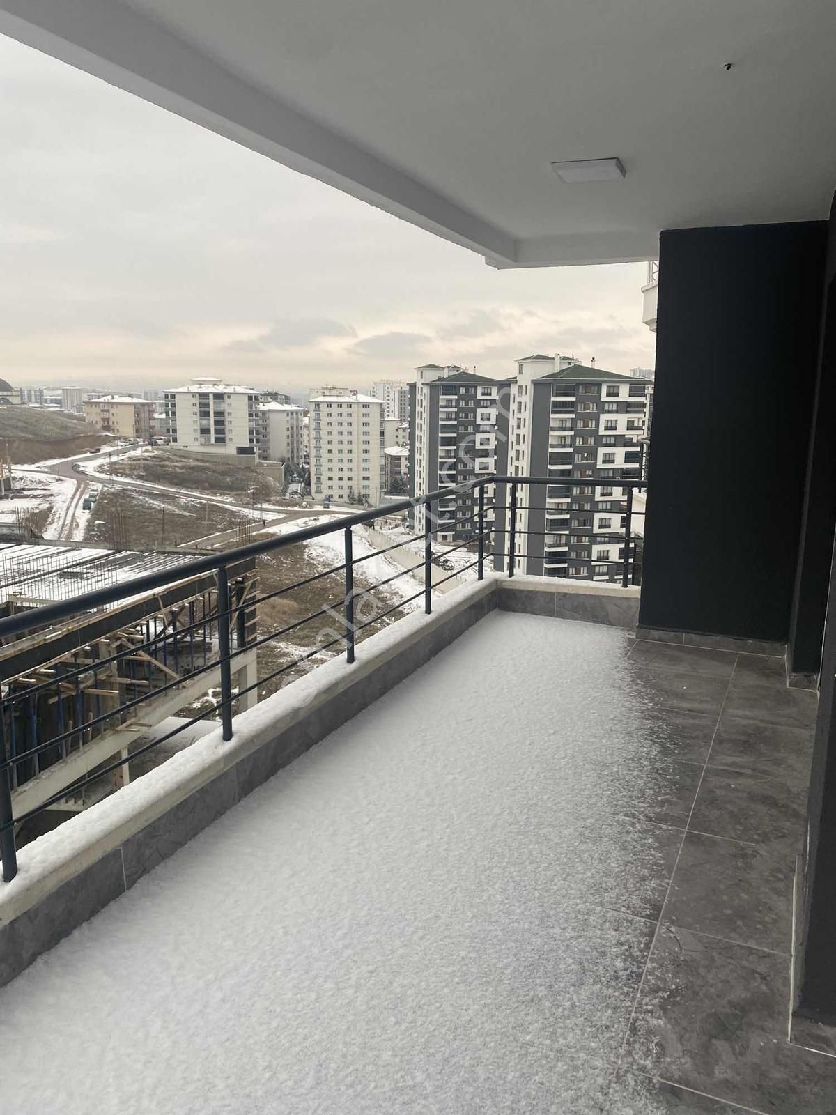 Arslanlar Gruptan 4+1 Teraslı 2 Giyinme Odalı Site Dairesi - Görsel 10