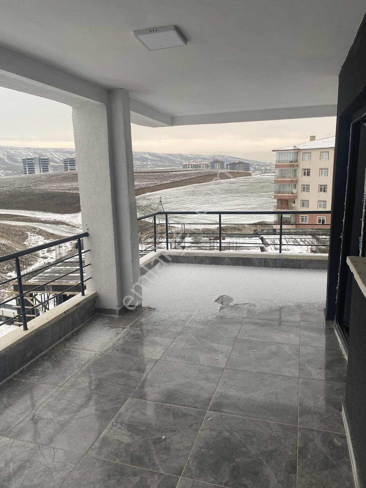 Arslanlar Gruptan 4+1 Teraslı 2 Giyinme Odalı Site Dairesi - Görsel 23