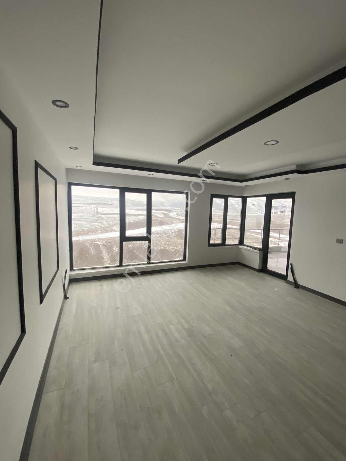 Arslanlar Gruptan 4+1 Teraslı 2 Giyinme Odalı Site Dairesi - Görsel 16