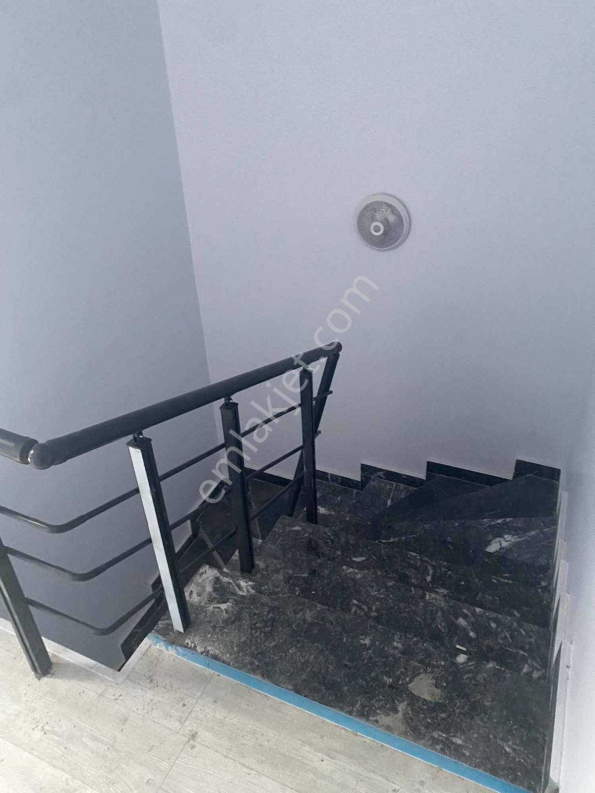 Arslanlar Gruptan 4+1 Teraslı 2 Giyinme Odalı Site Dairesi - Görsel 24