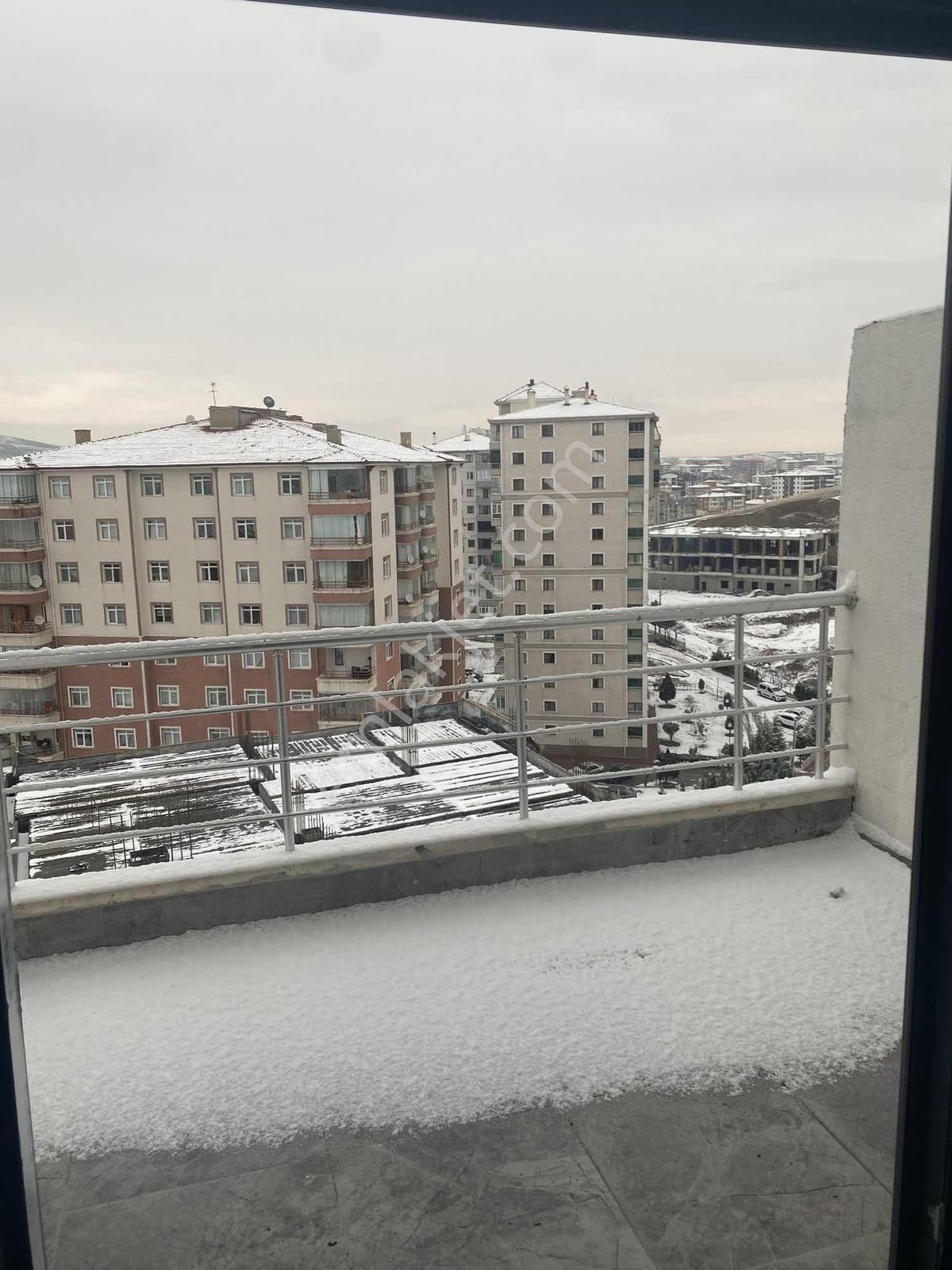 Arslanlar Gruptan 4+1 Teraslı 2 Giyinme Odalı Site Dairesi