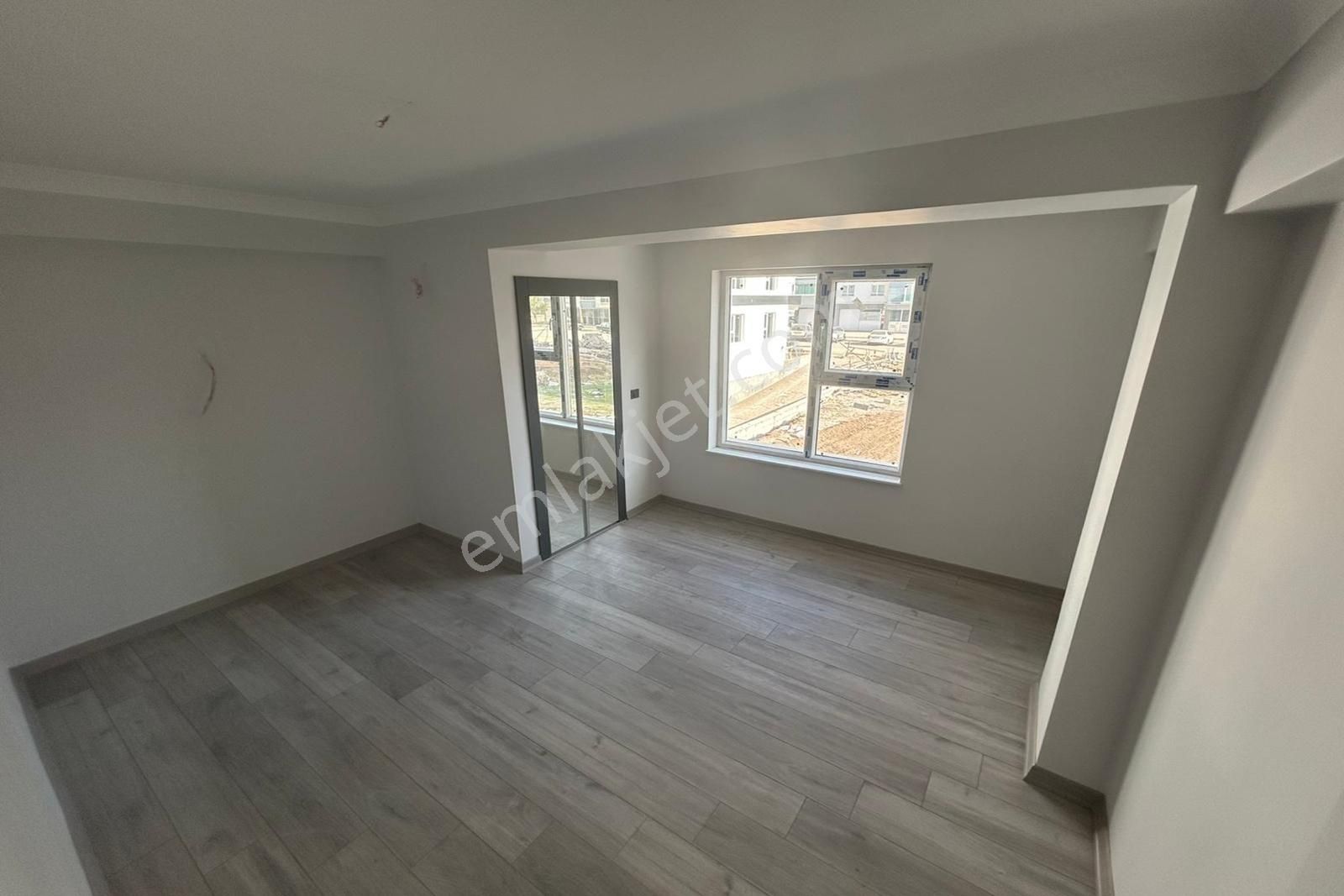 New Kentten 29 Ekim Mah. 3+1 Yerden Isıtmalı Kat Konumunda Daire - Görsel 13