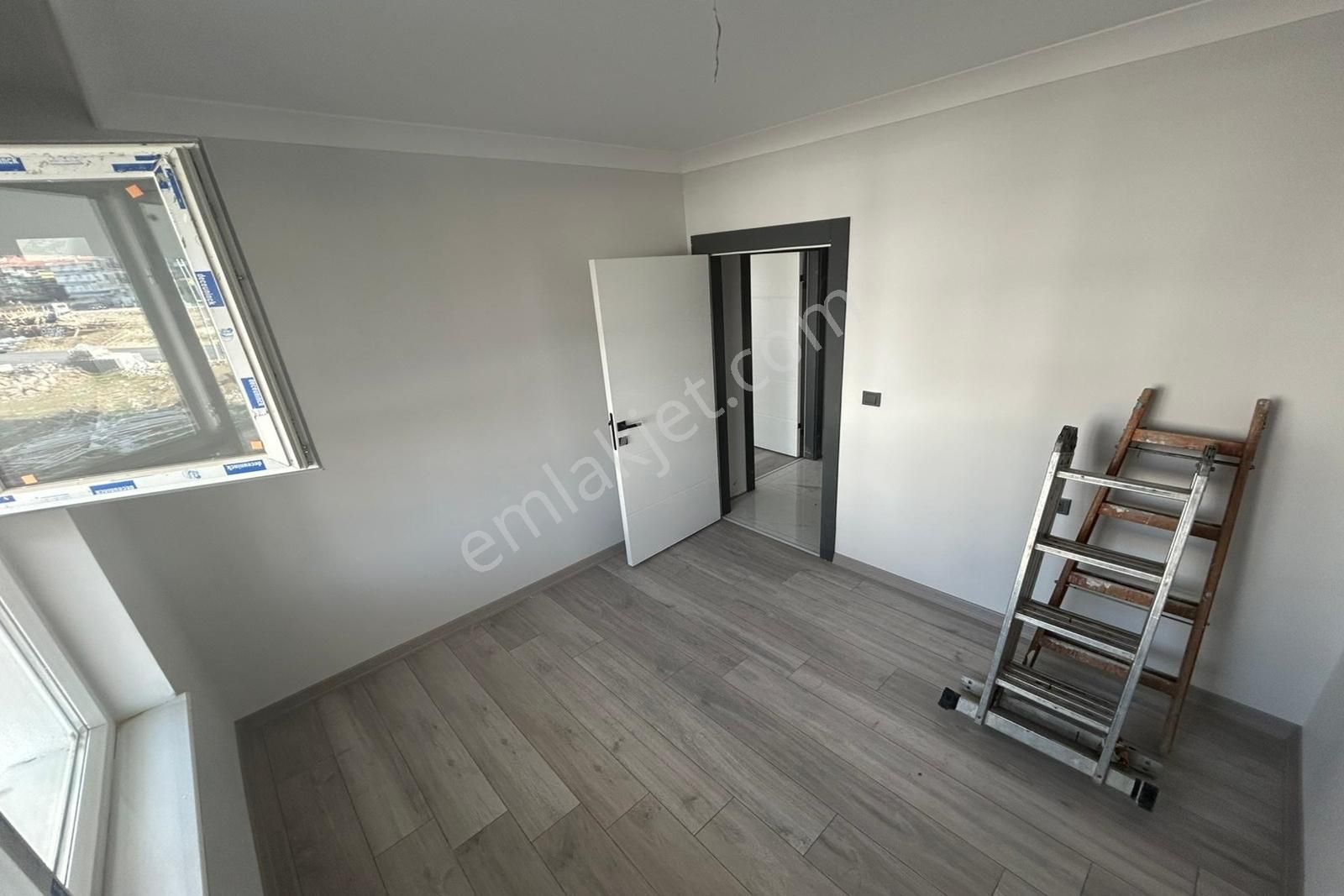 New Kentten 29 Ekim Mah. 3+1 Yerden Isıtmalı Kat Konumunda Daire - Görsel 14