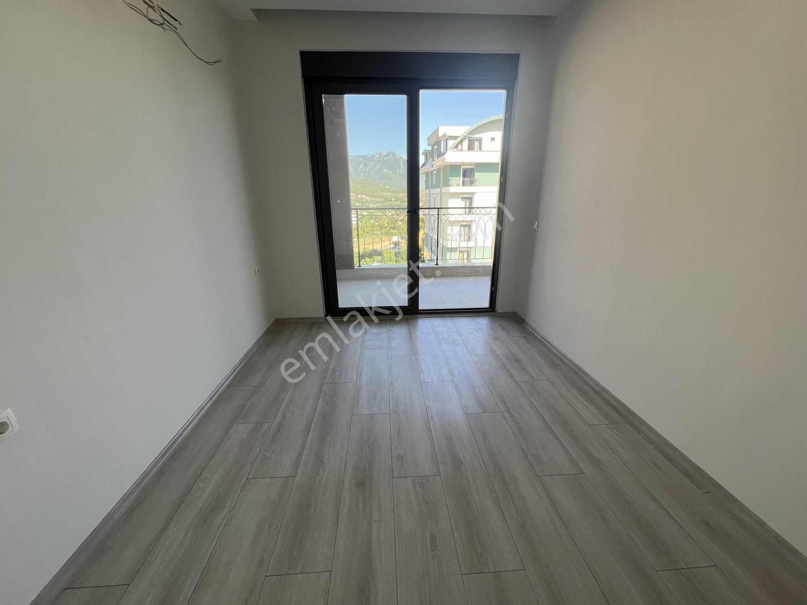 Alanya Çılaklı Da Cadde Üzeri Havuzlu Satılık 2+1 Daire - Görsel 6