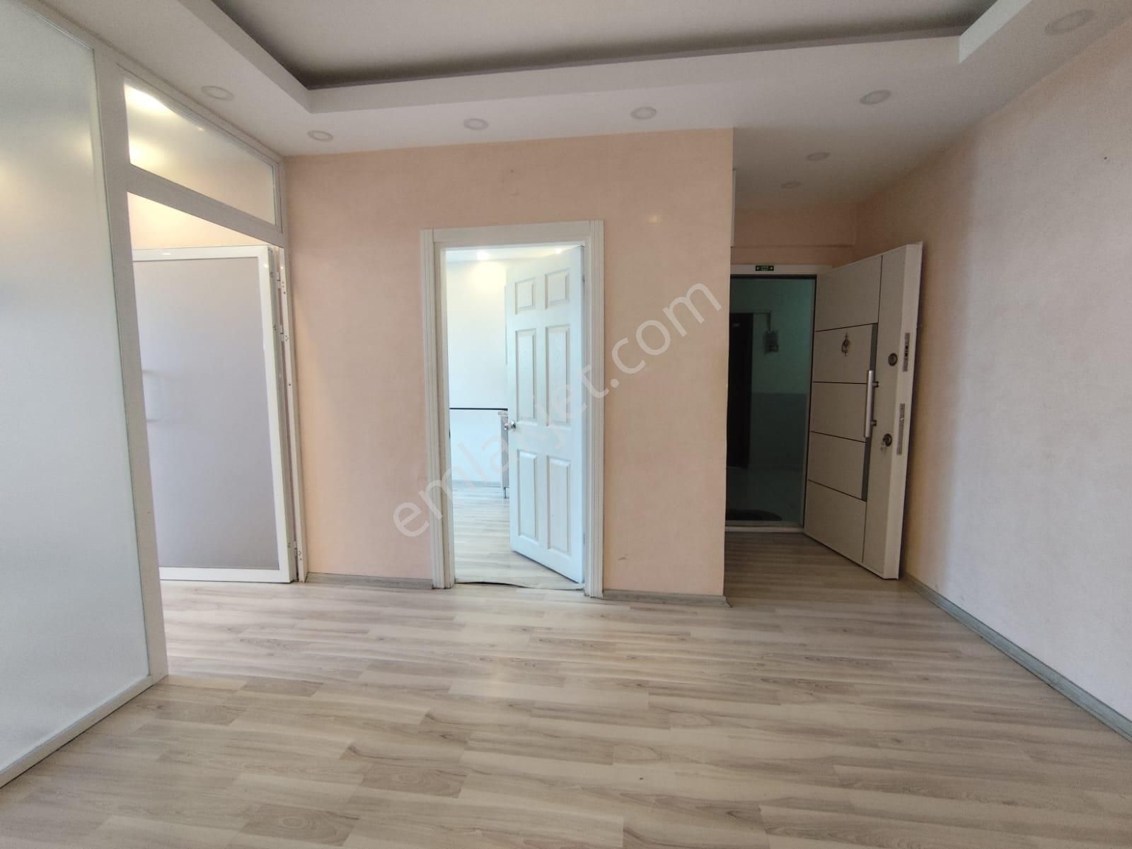 Azmir'den Belediye Karşısı Kiralık 45 M2 Ofis For Rent - Görsel 6