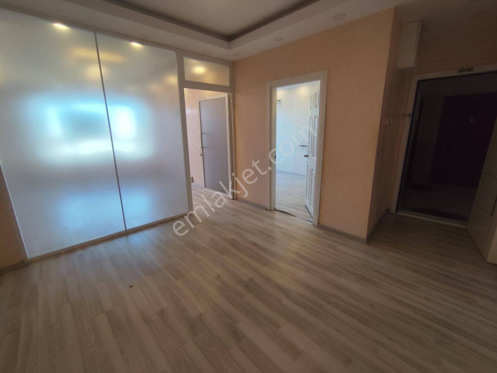 Azmir'den Belediye Karşısı Kiralık 45 M2 Ofis For Rent - Görsel 7