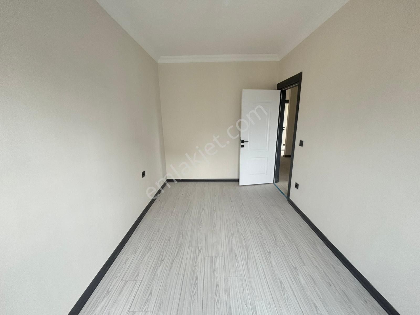 Yeni Hayat Kirazlı Sitesinde Kiralık Ebeveyn Banyolu Sıfır 3+1 Daire. - Görsel 16