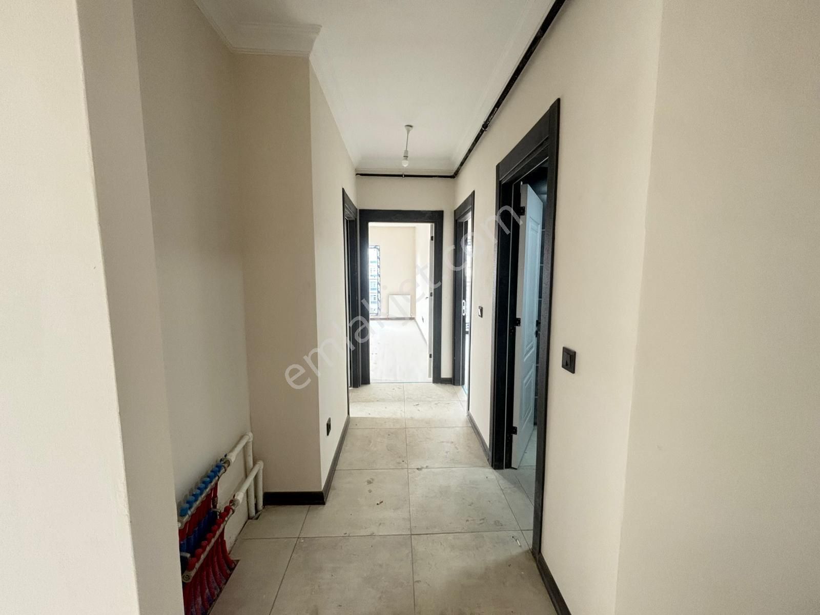 Yeni Hayat Kirazlı Sitesinde Kiralık Ebeveyn Banyolu Sıfır 3+1 Daire. - Görsel 9