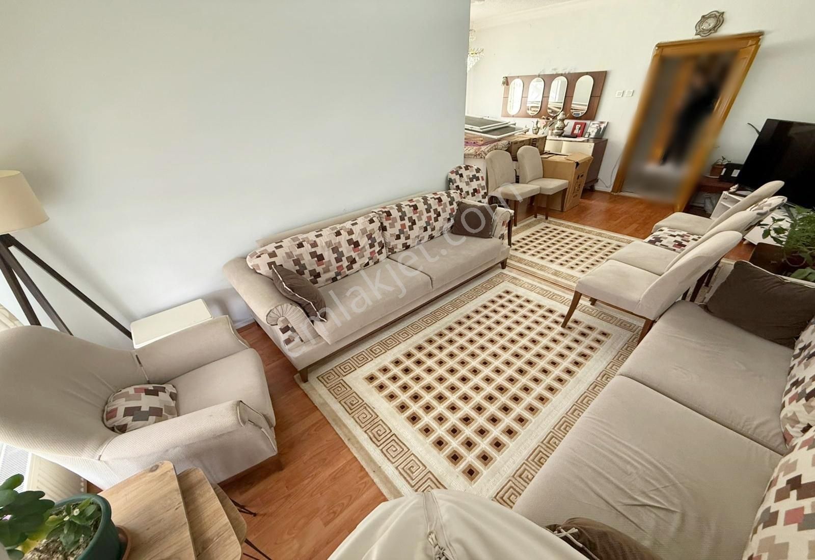 Çiçekli Mahallesi'nde Ön Cephe'de 3+1 Satılık Daire!!! - Görsel 3