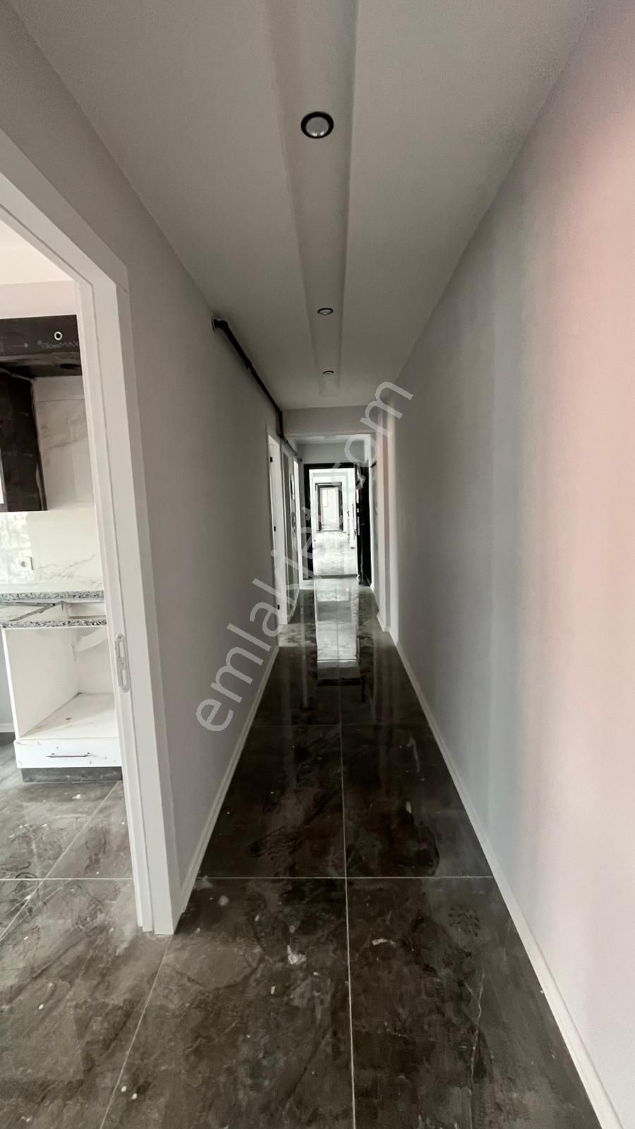 İlbadı Mahallesinde Cadde Üzerinde Sıfır Yerden Isıtma 2+1/95 M2 Daire 2.900.000 Tl !!! - Görsel 12