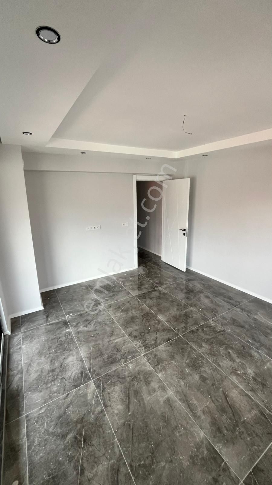 İlbadı Mahallesinde Cadde Üzerinde Sıfır Yerden Isıtma 2+1/95 M2 Daire 2.900.000 Tl !!! - Görsel 7