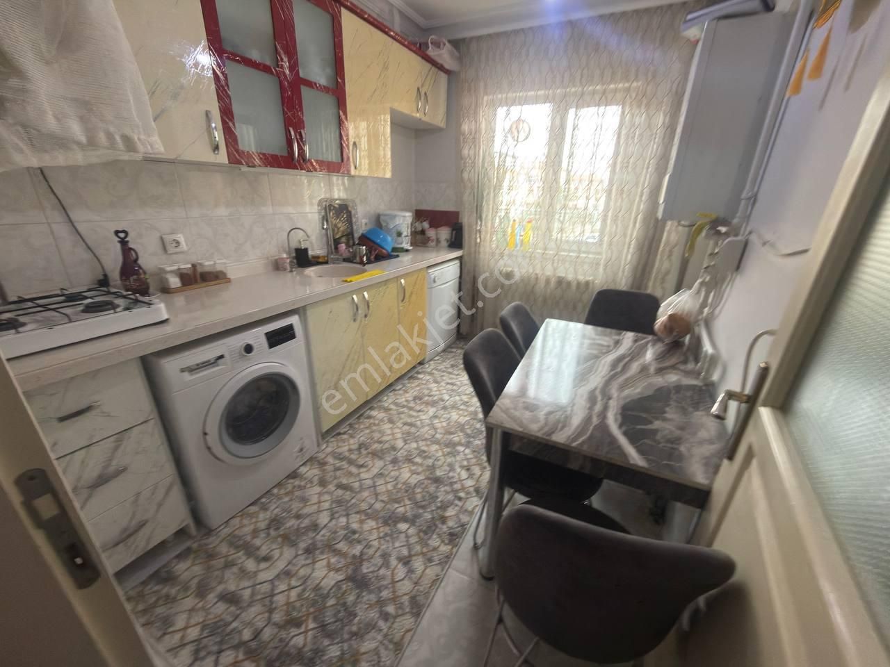 Tandoğan'da1.ara Kat Ön Cephe Kaçırılmaz Fırsat Dairesi