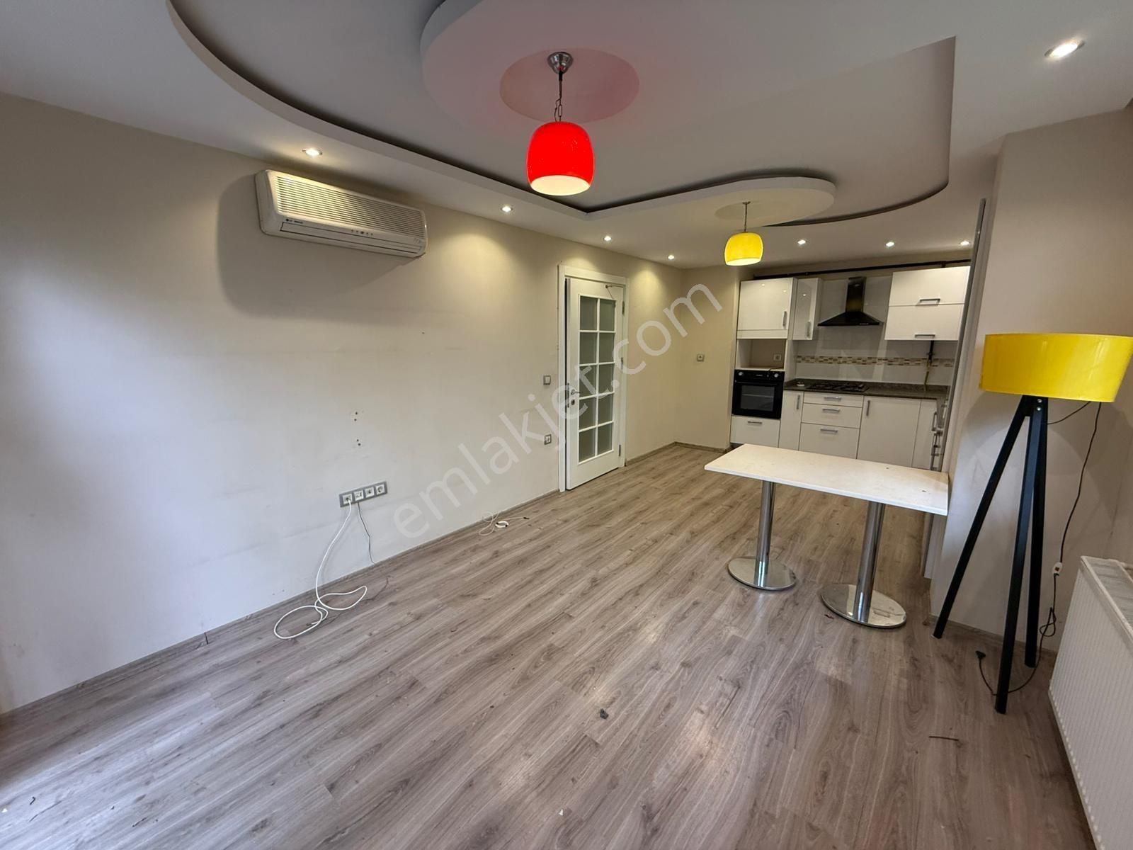 Karslılar'da 2 Katlı Apt/10 Yaş/2+1/kombi/ankastre/70 M2 Bahçeli - Görsel 11