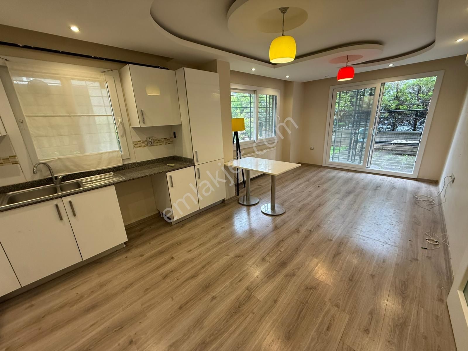 Karslılar'da 2 Katlı Apt/10 Yaş/2+1/kombi/ankastre/70 M2 Bahçeli - Görsel 7