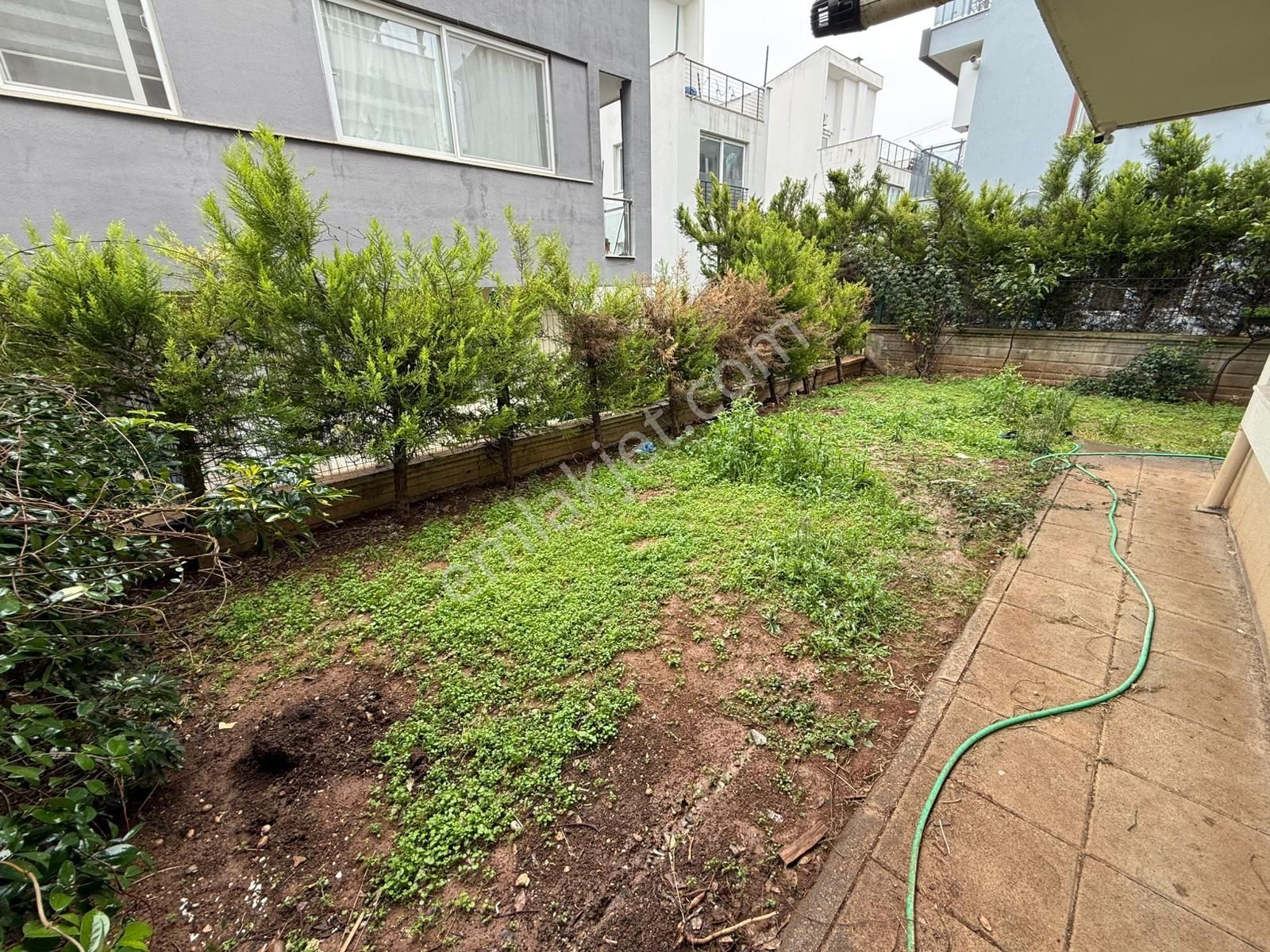Karslılar'da 2 Katlı Apt/10 Yaş/2+1/kombi/ankastre/70 M2 Bahçeli - Görsel 13