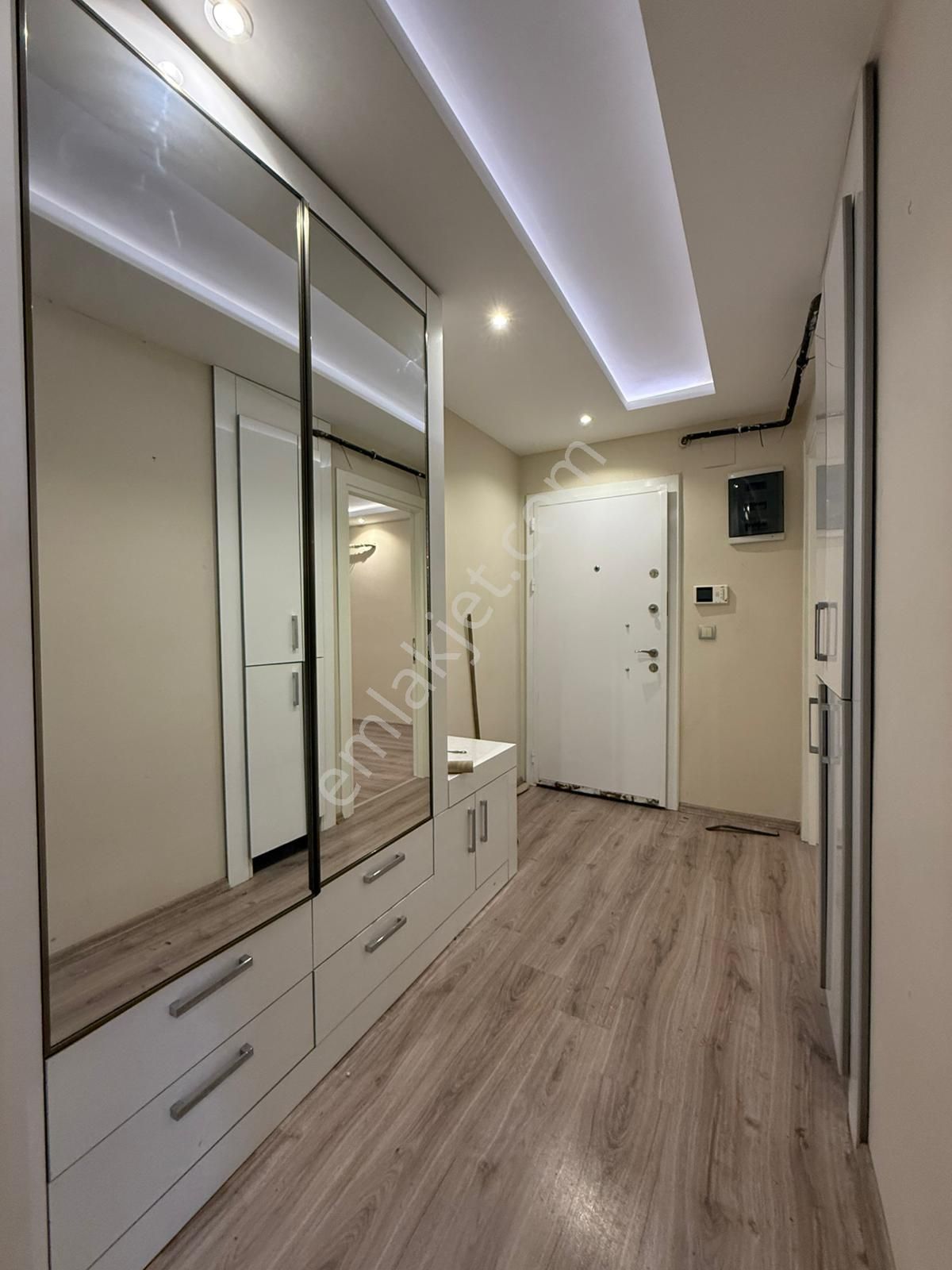Karslılar'da 2 Katlı Apt/10 Yaş/2+1/kombi/ankastre/70 M2 Bahçeli - Görsel 18