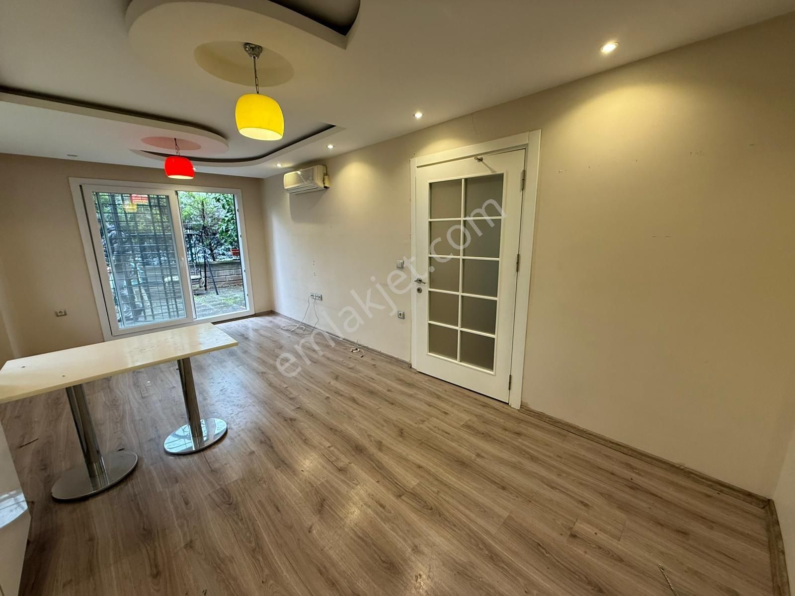 Karslılar'da 2 Katlı Apt/10 Yaş/2+1/kombi/ankastre/70 M2 Bahçeli - Görsel 12