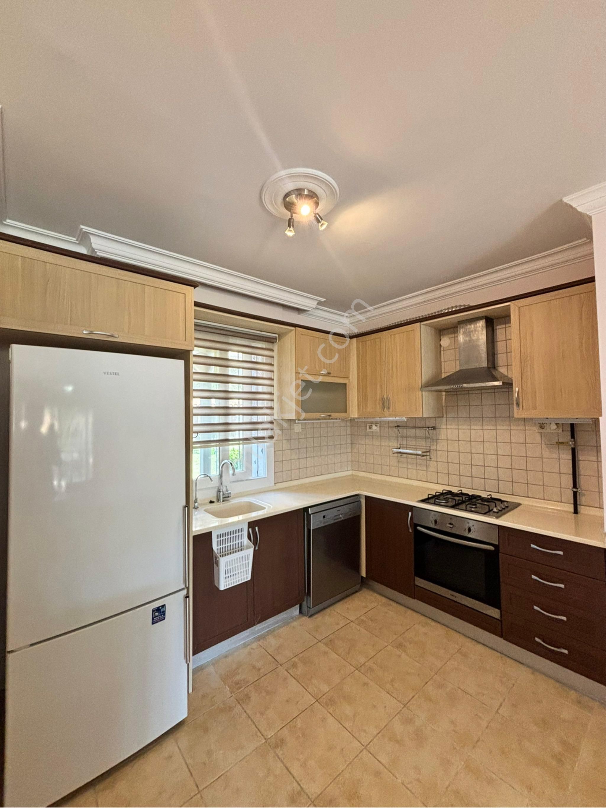 Kuşadası’nda Kadınlar Plajına 150 Metre Mesafede 2+1 Bahçe Katı Fırsat Daire! - Görsel 13