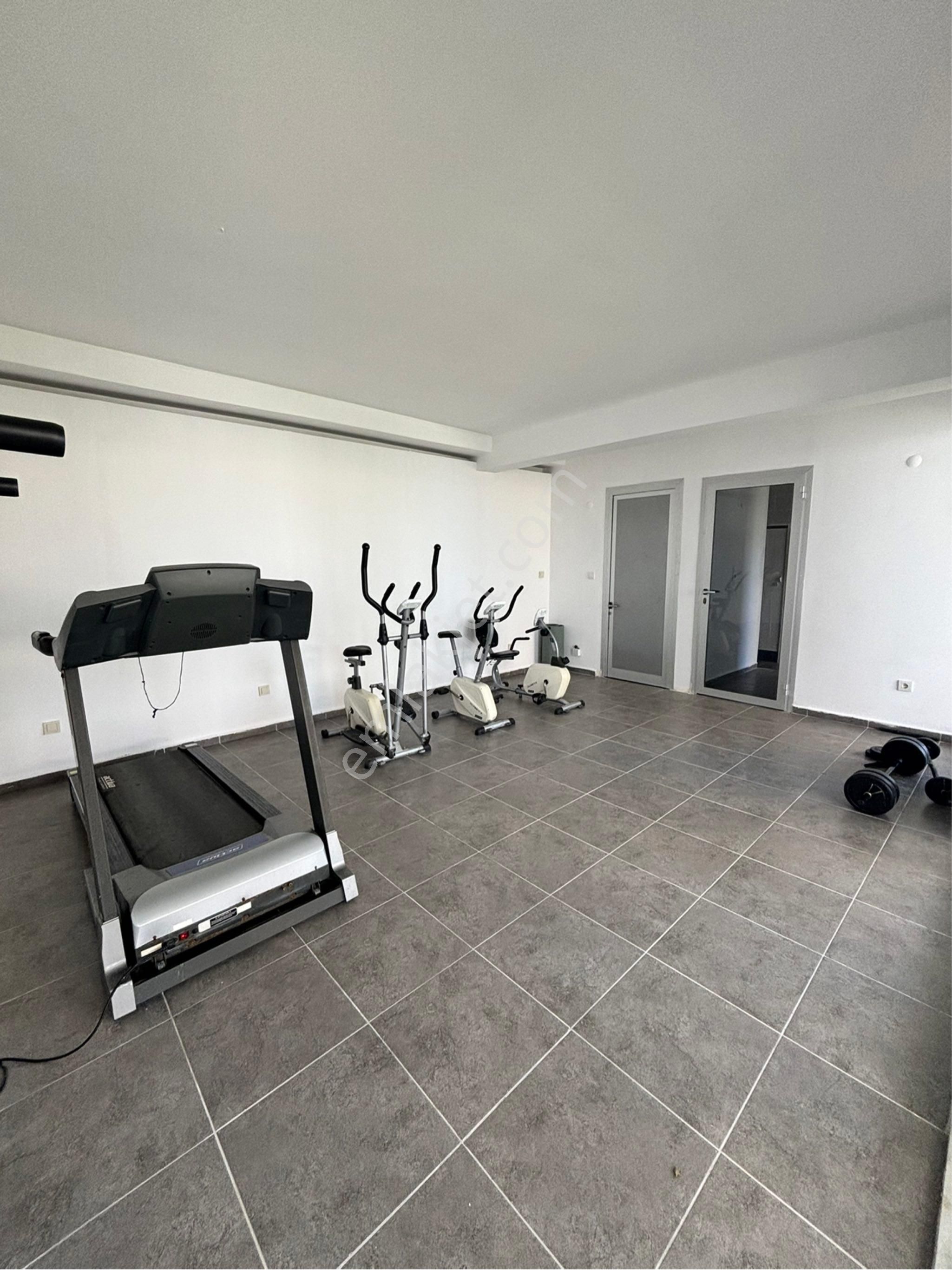 Kuşadası’nda Kadınlar Plajına 150 Metre Mesafede 2+1 Bahçe Katı Fırsat Daire! - Görsel 21