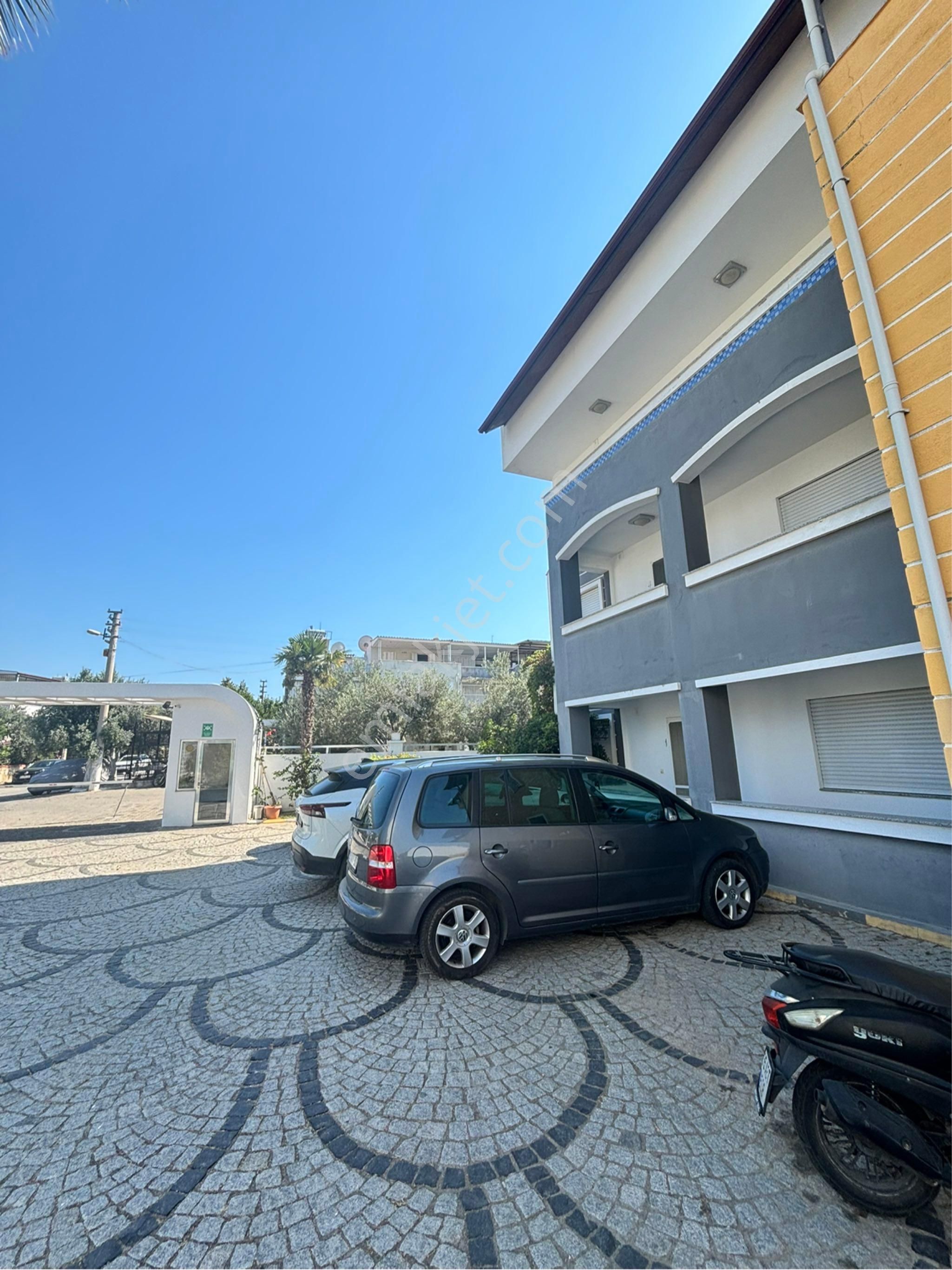 Kuşadası’nda Kadınlar Plajına 150 Metre Mesafede 2+1 Bahçe Katı Fırsat Daire! - Görsel 16