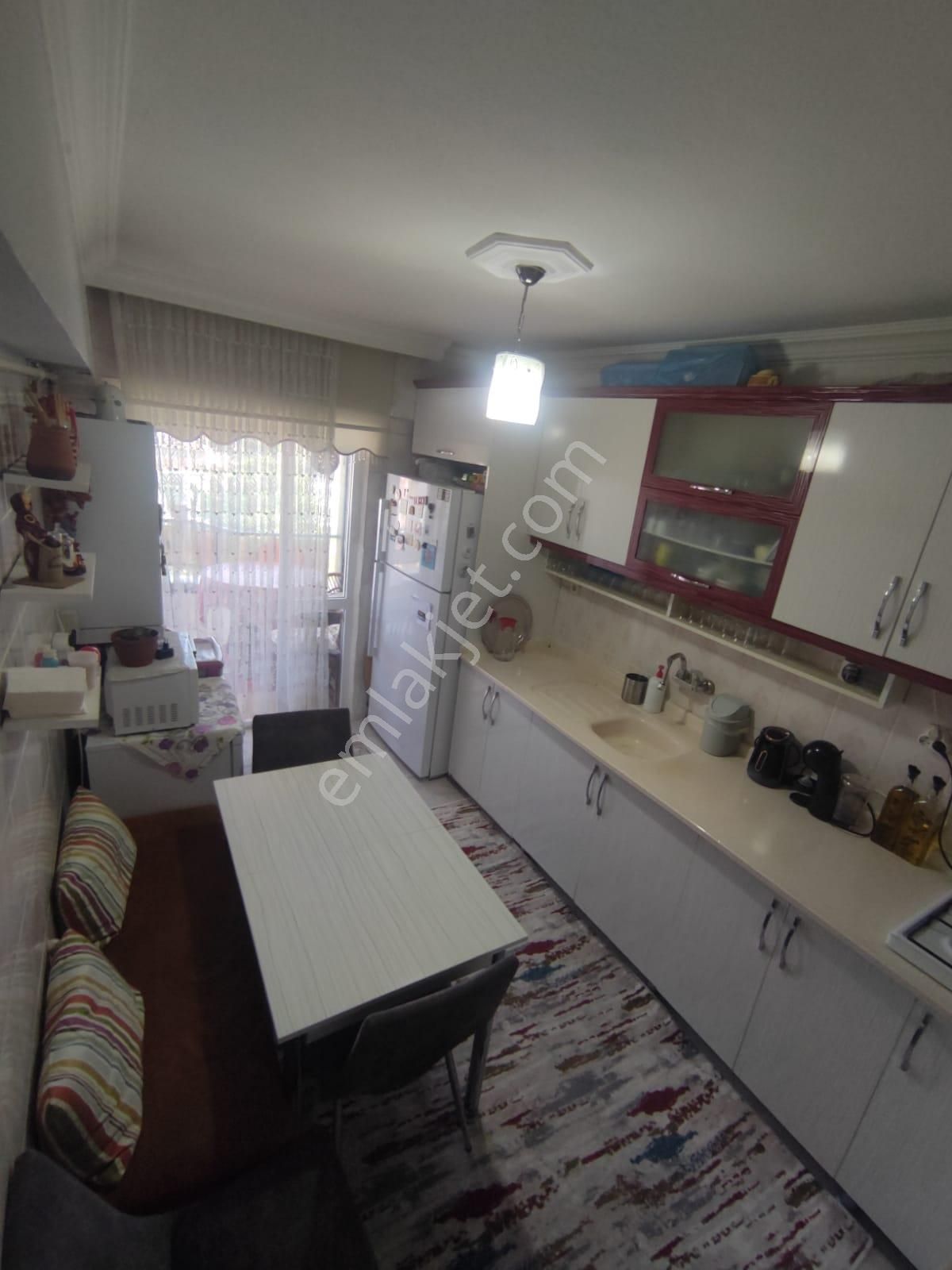 Hayal^den Malazgirt Mh^de Ön Cp. Bağımsız 3+1merkezi Konumda Fırsat Daire !