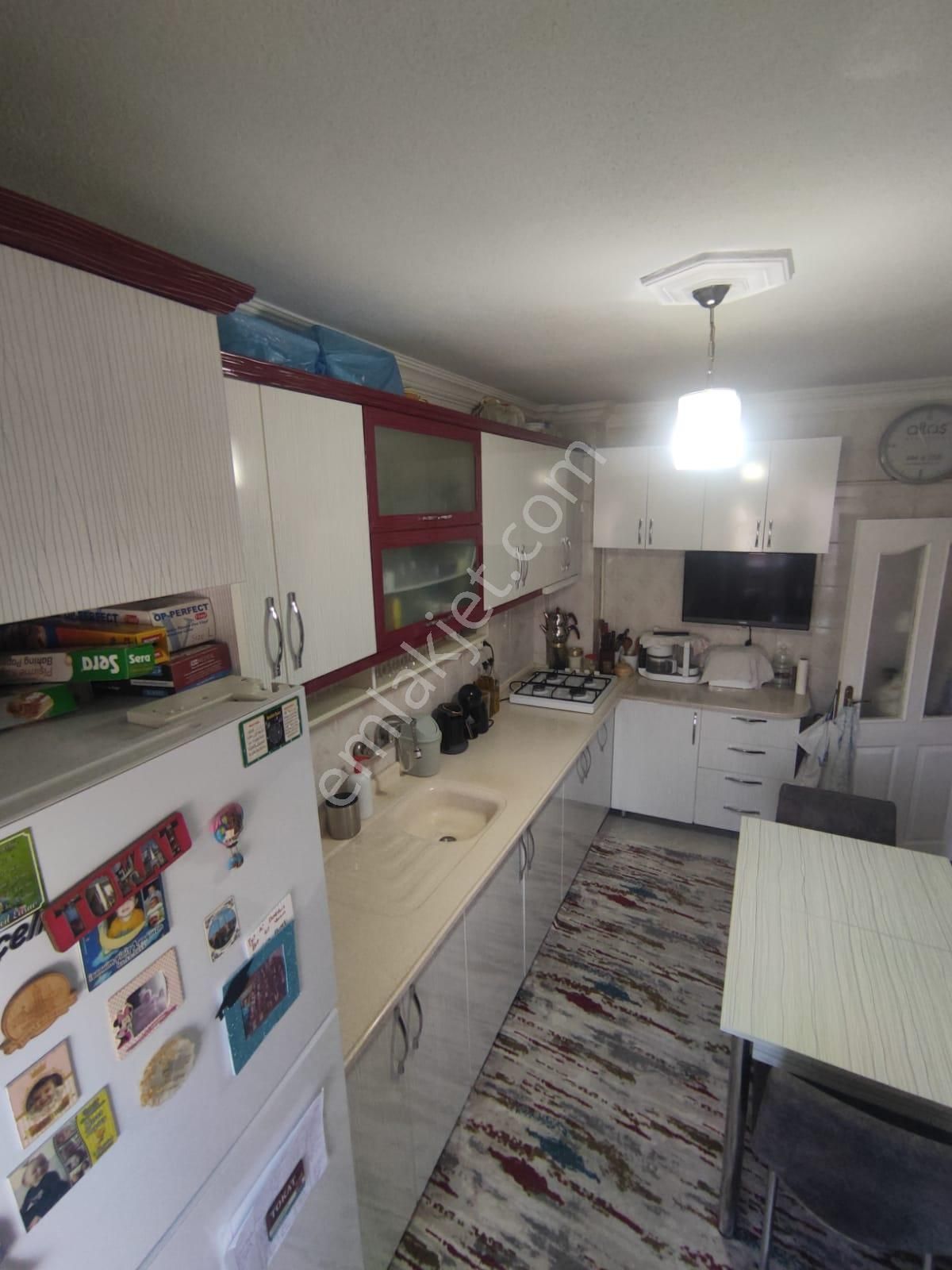 Hayal^den Malazgirt Mh^de Ön Cp. Bağımsız 3+1merkezi Konumda Fırsat Daire ! - Görsel 3