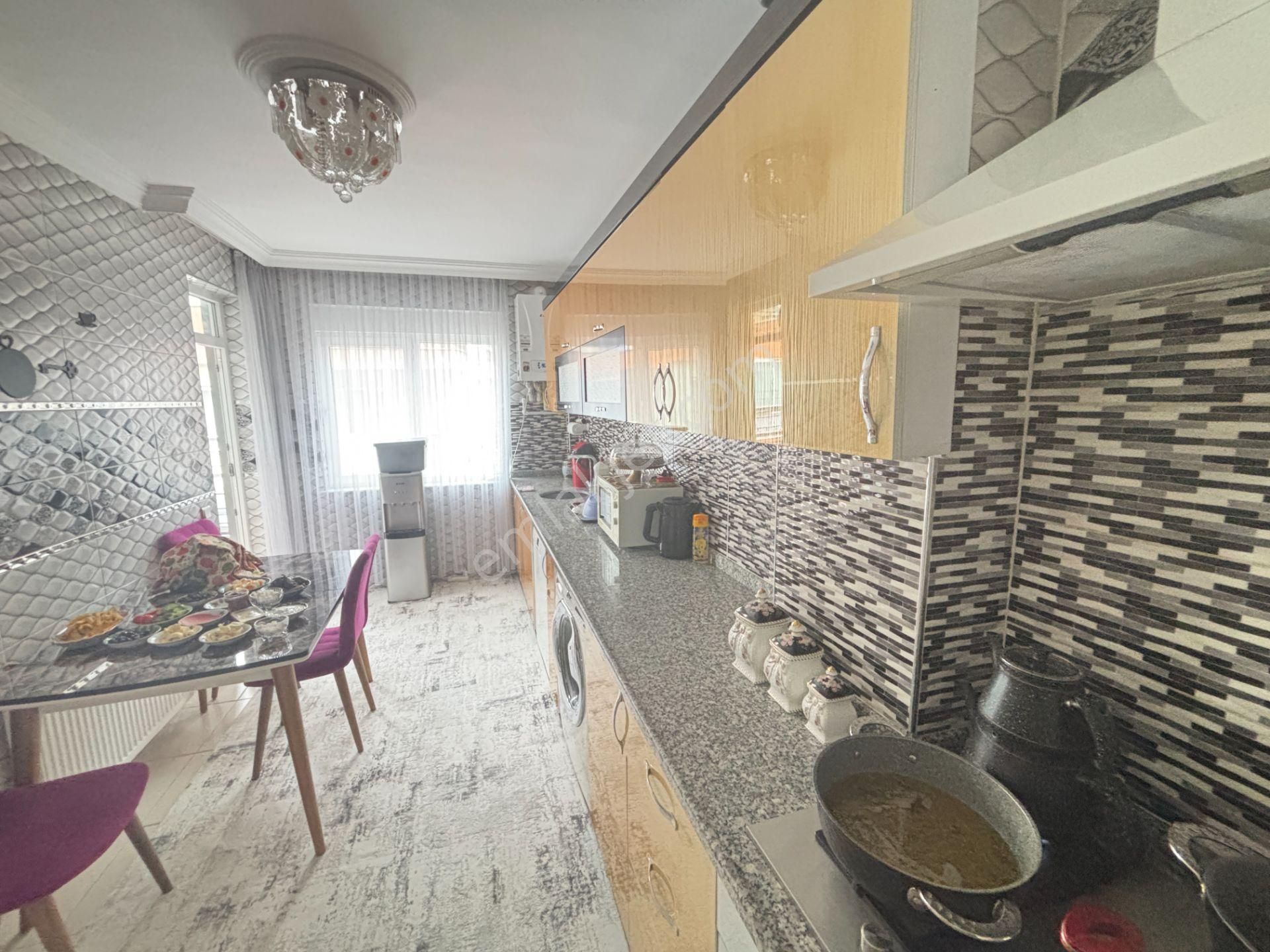 Şehrin Merkezinde Doğalgazlı Çok Geniş Ferah Dubleks - Görsel 5