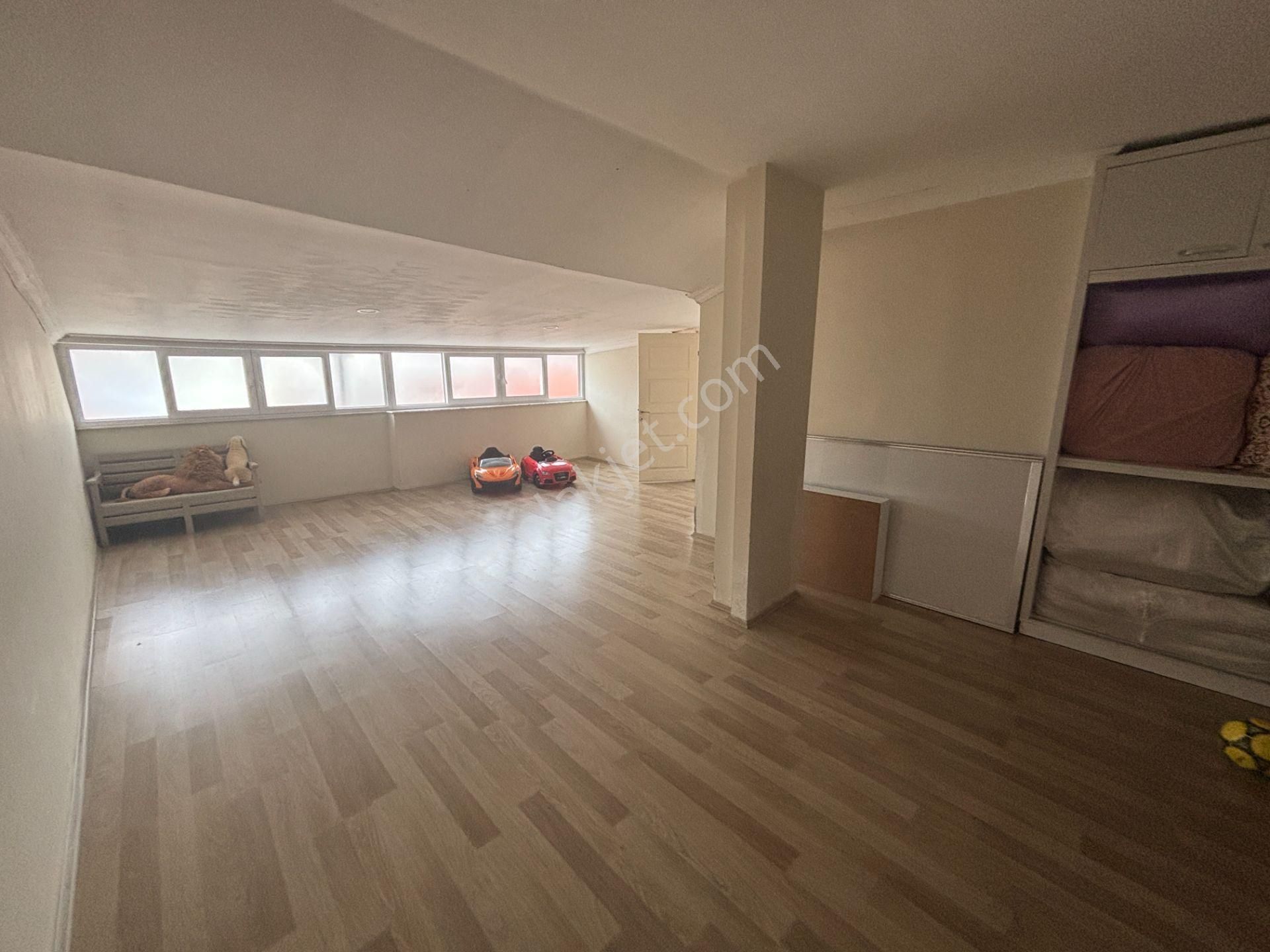 Şehrin Merkezinde Doğalgazlı Çok Geniş Ferah Dubleks - Görsel 17