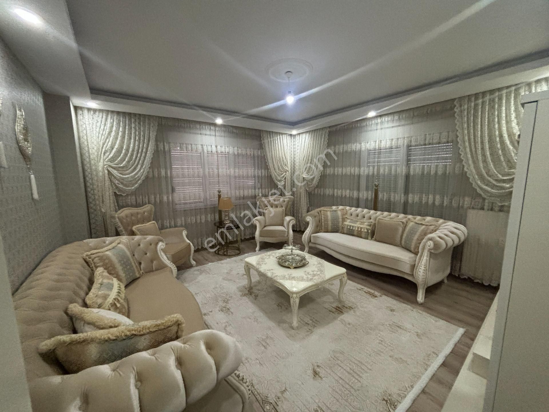 Şehrin Merkezinde Doğalgazlı Çok Geniş Ferah Dubleks