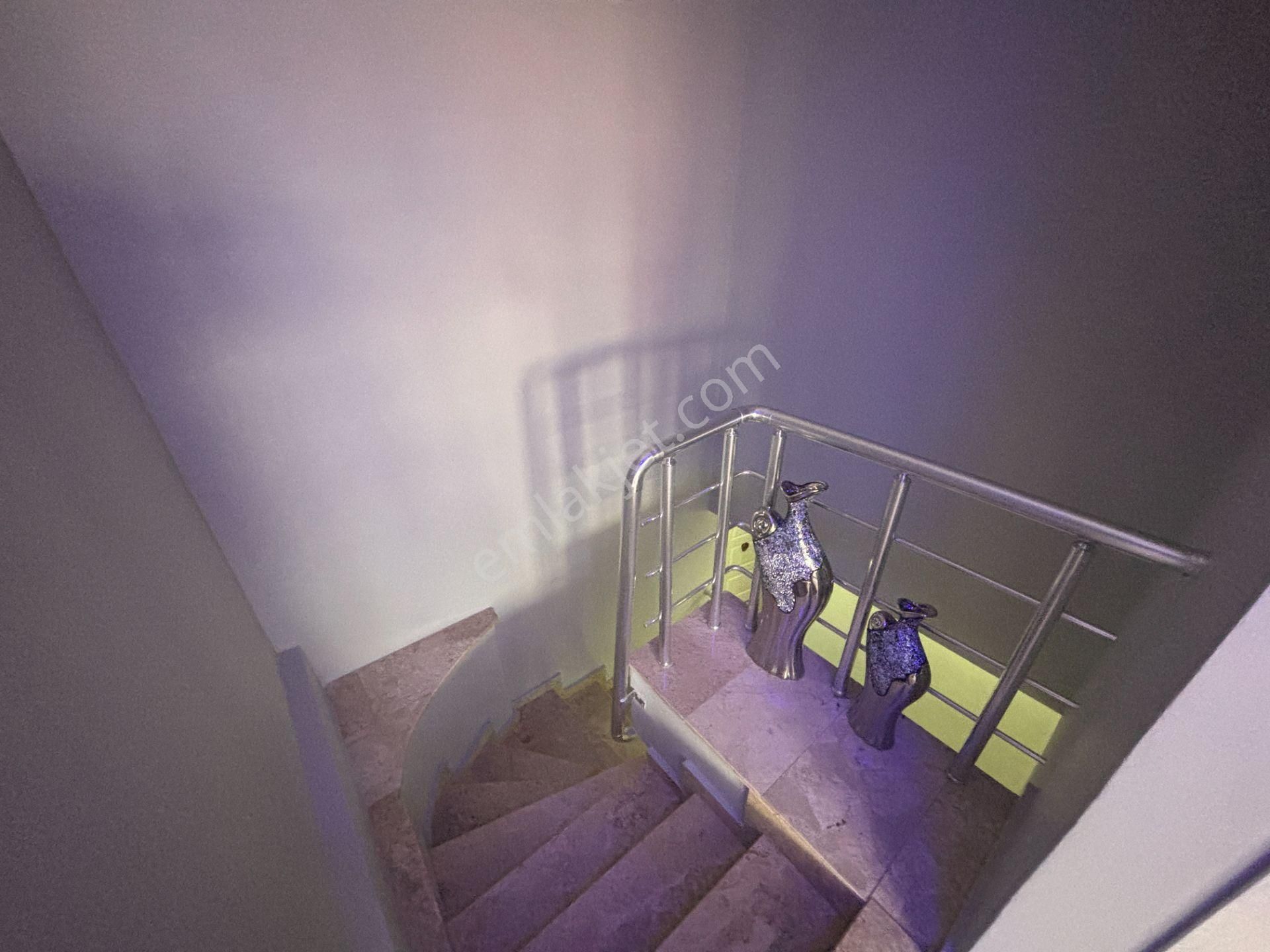 Şehrin Merkezinde Doğalgazlı Çok Geniş Ferah Dubleks - Görsel 29