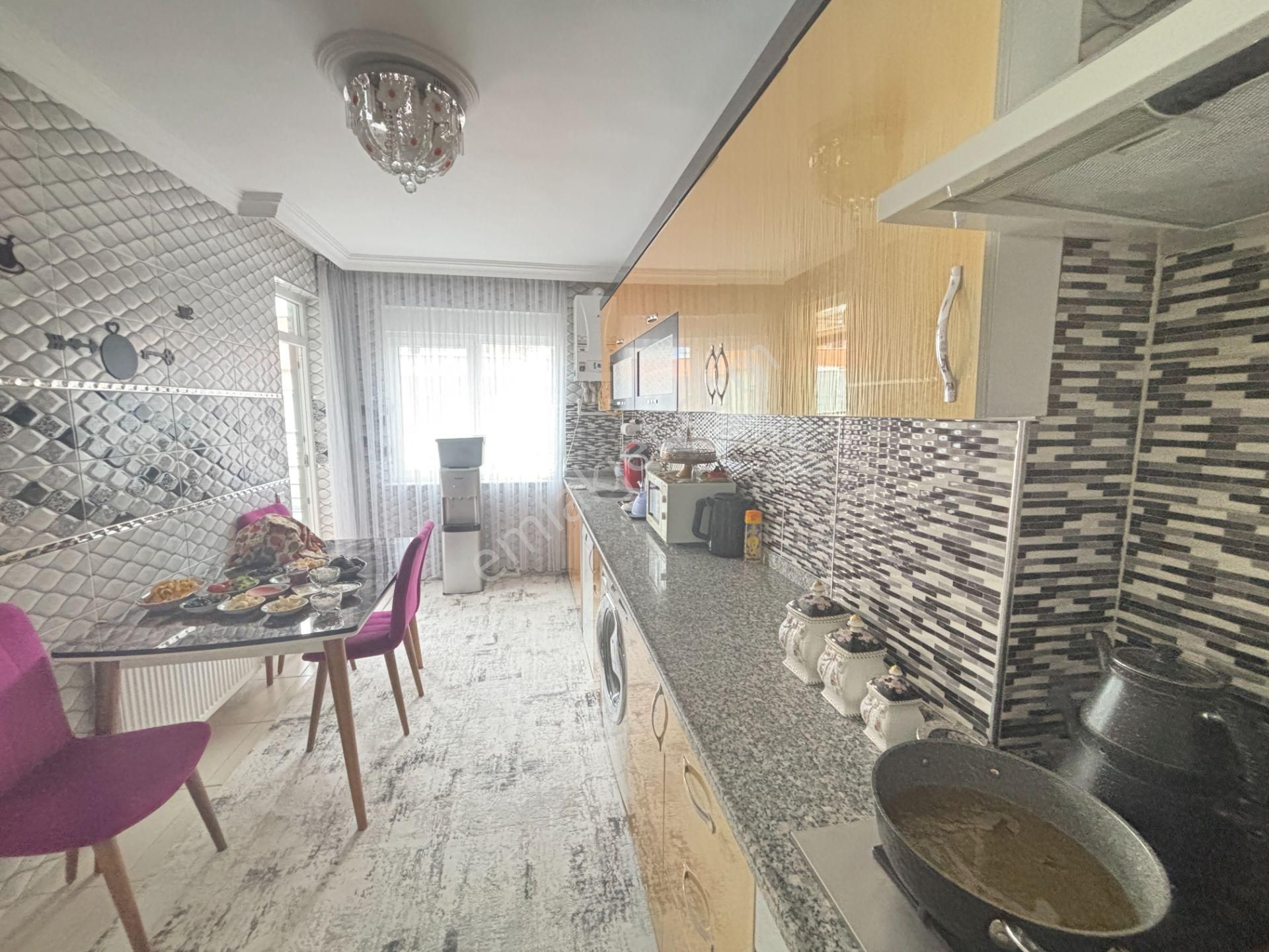 Şehrin Merkezinde Doğalgazlı Çok Geniş Ferah Dubleks - Görsel 6