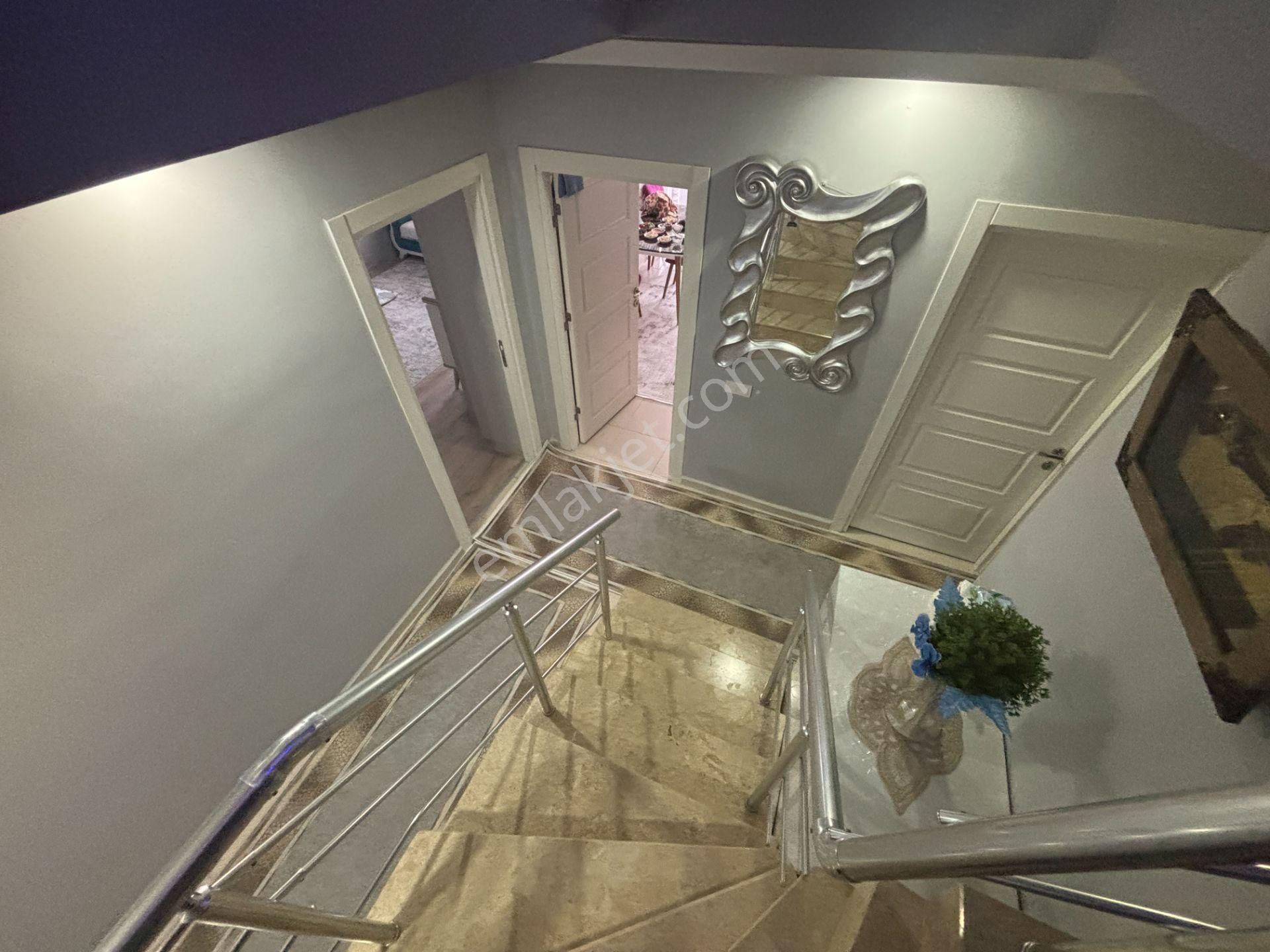 Şehrin Merkezinde Doğalgazlı Çok Geniş Ferah Dubleks - Görsel 30