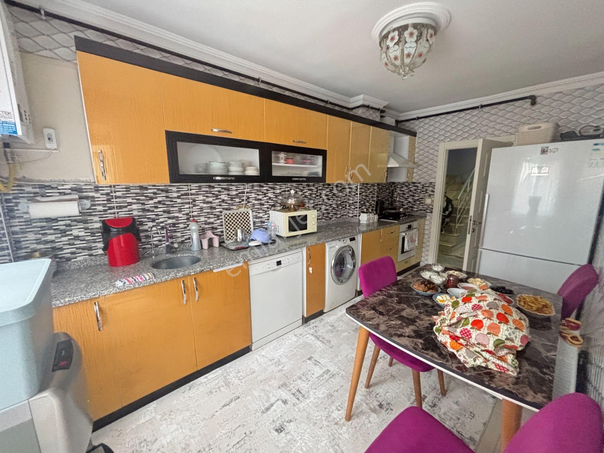 Şehrin Merkezinde Doğalgazlı Çok Geniş Ferah Dubleks - Görsel 8