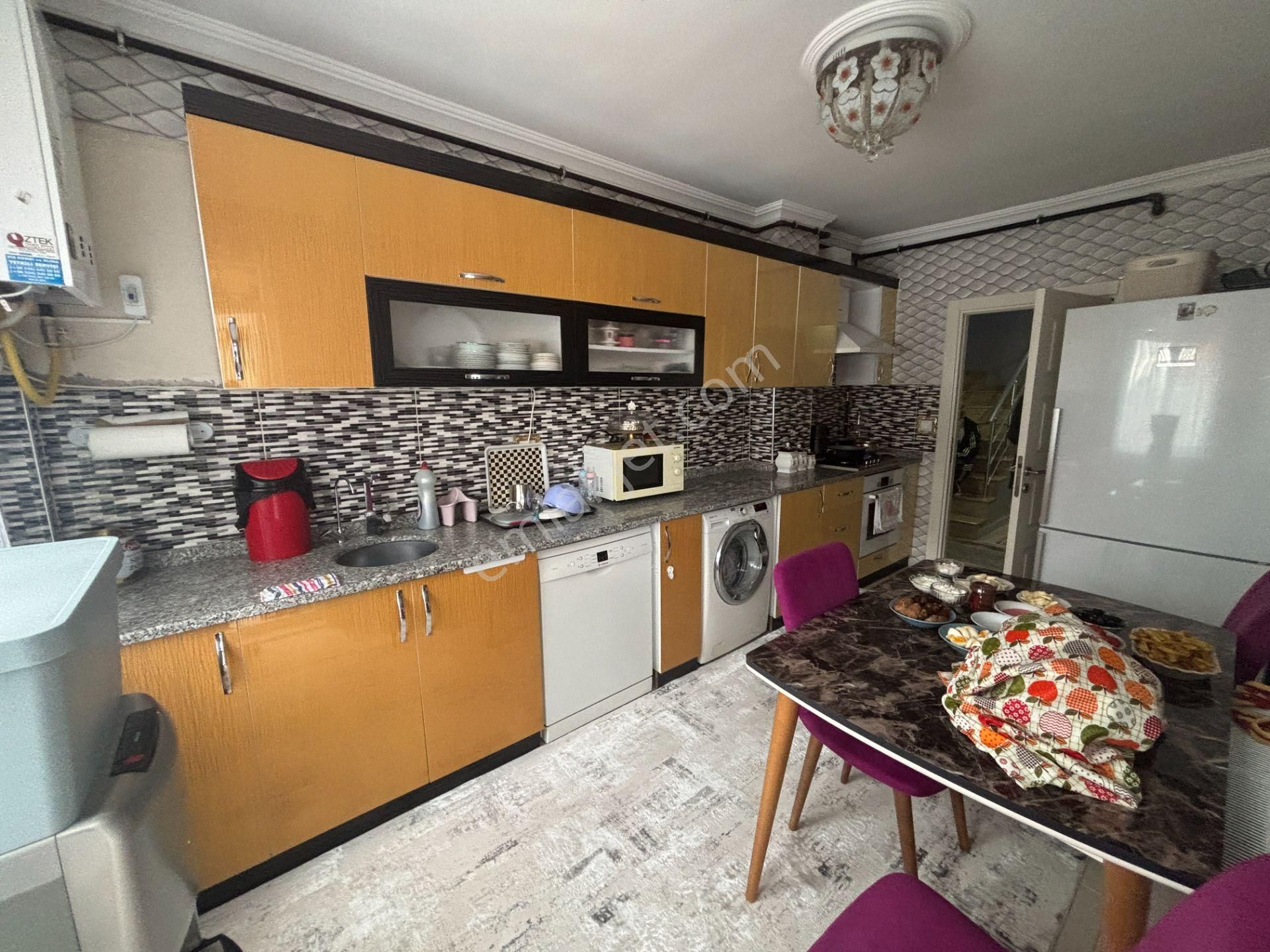 Şehrin Merkezinde Doğalgazlı Çok Geniş Ferah Dubleks - Görsel 9