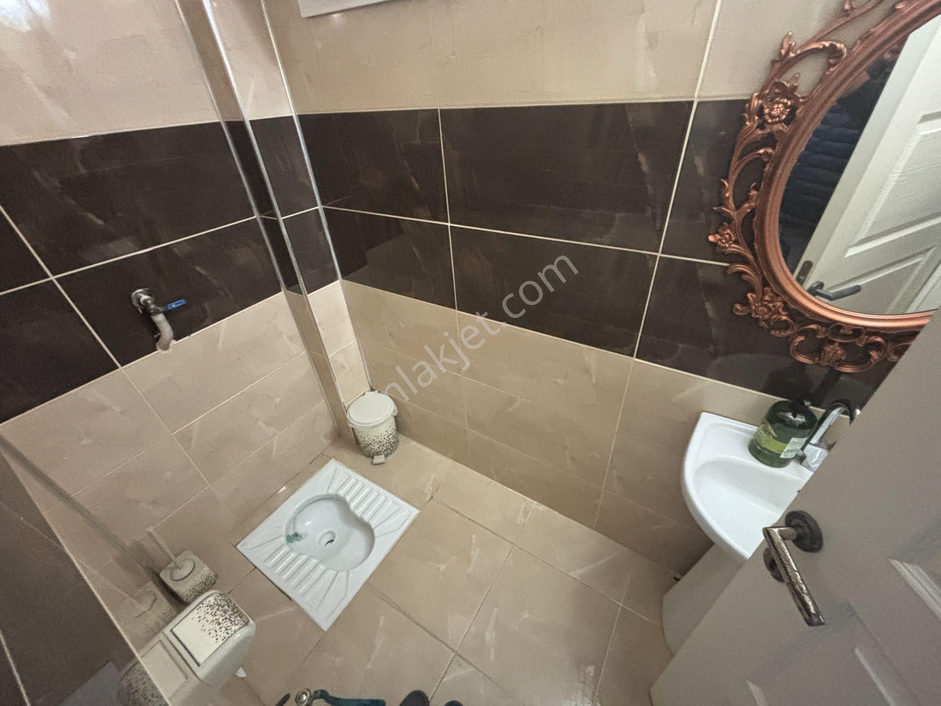 Şehrin Merkezinde Doğalgazlı Çok Geniş Ferah Dubleks - Görsel 26