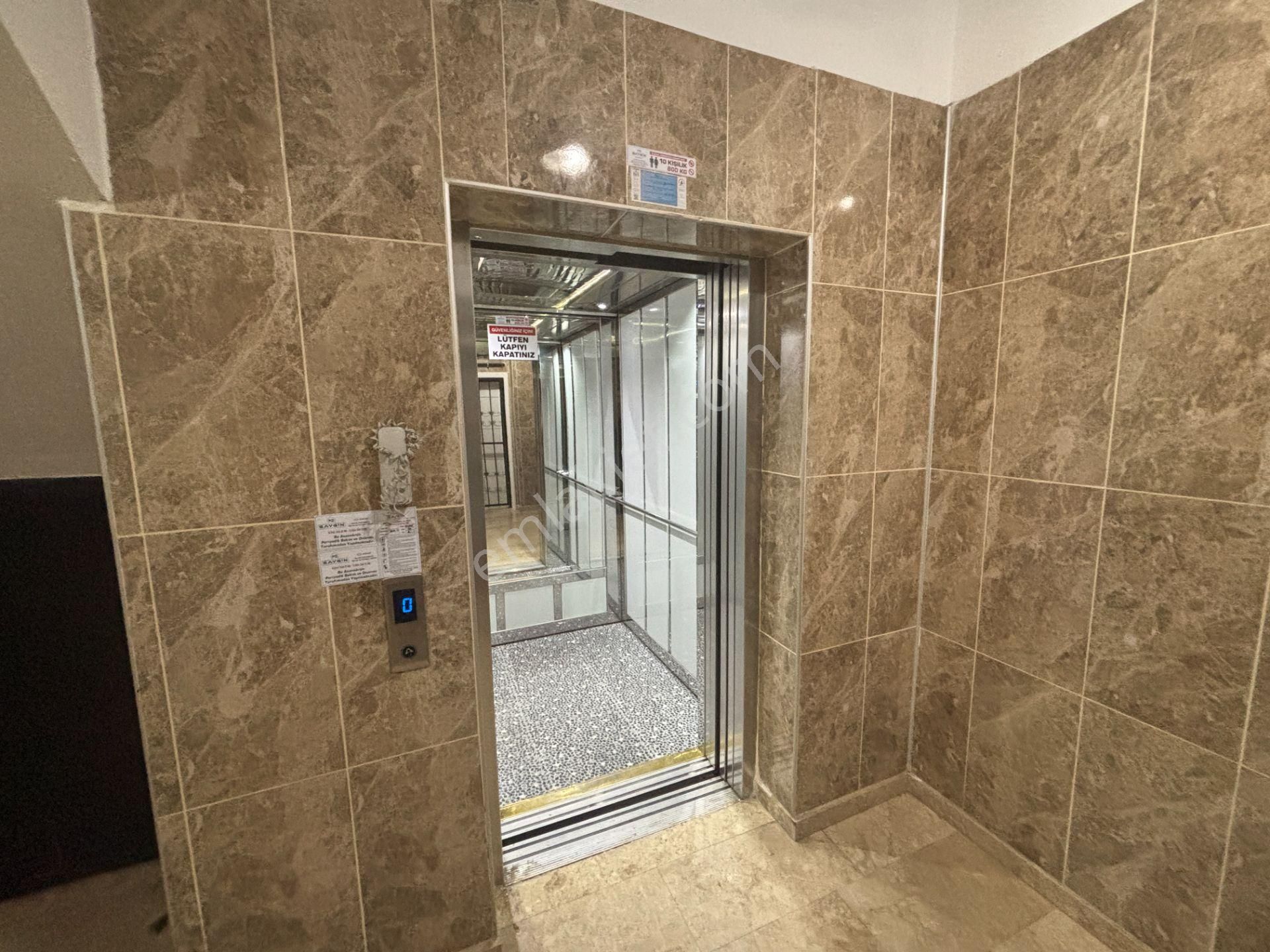 Şehrin Merkezinde Doğalgazlı Çok Geniş Ferah Dubleks - Görsel 33