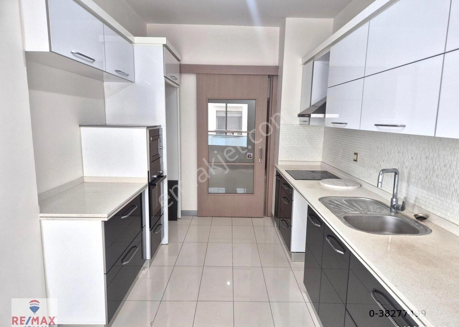 İzmir Bayraklı Manavkuyu Mah. En Prestijli Sitesinde Geniş 3+1 Kiralık Daire - Görsel 12