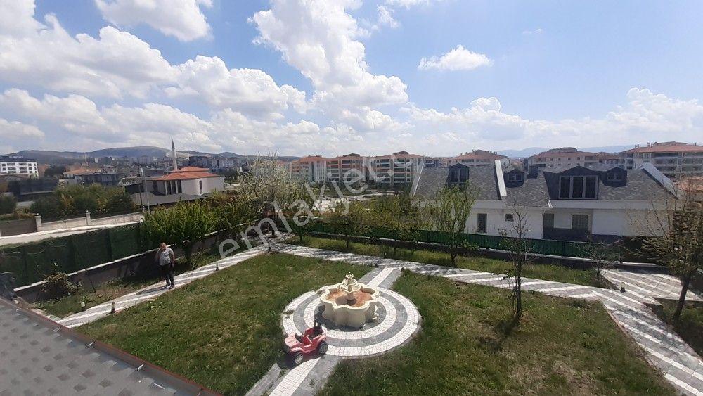 Güvenay - Çorum Buharaevler 5. Cadde Arkası Satılık Serbest Lüks Villa - Görsel 36