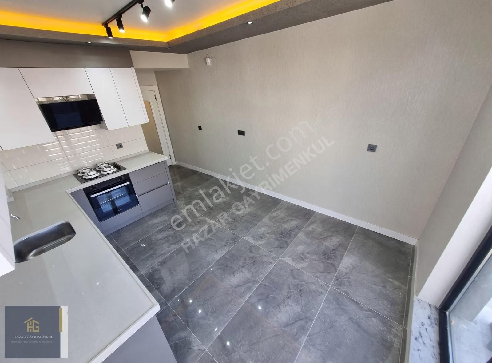 Hazardan--acil--park Cepheli Kombi Petek Cam Balkon Lüx 3+1 - Görsel 5