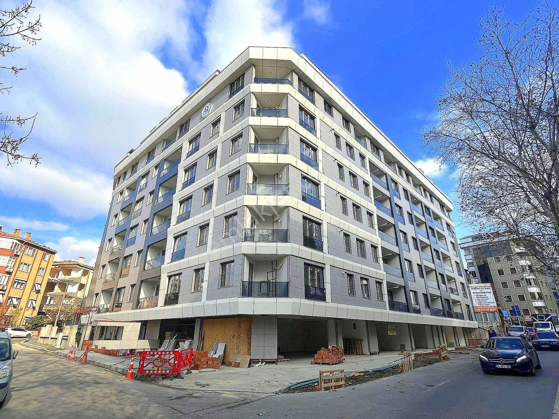 ▃birikim▃küçükyalı'da 4.katta Ebeveyn Banyolu Ön Cephe Sıfır 2+1