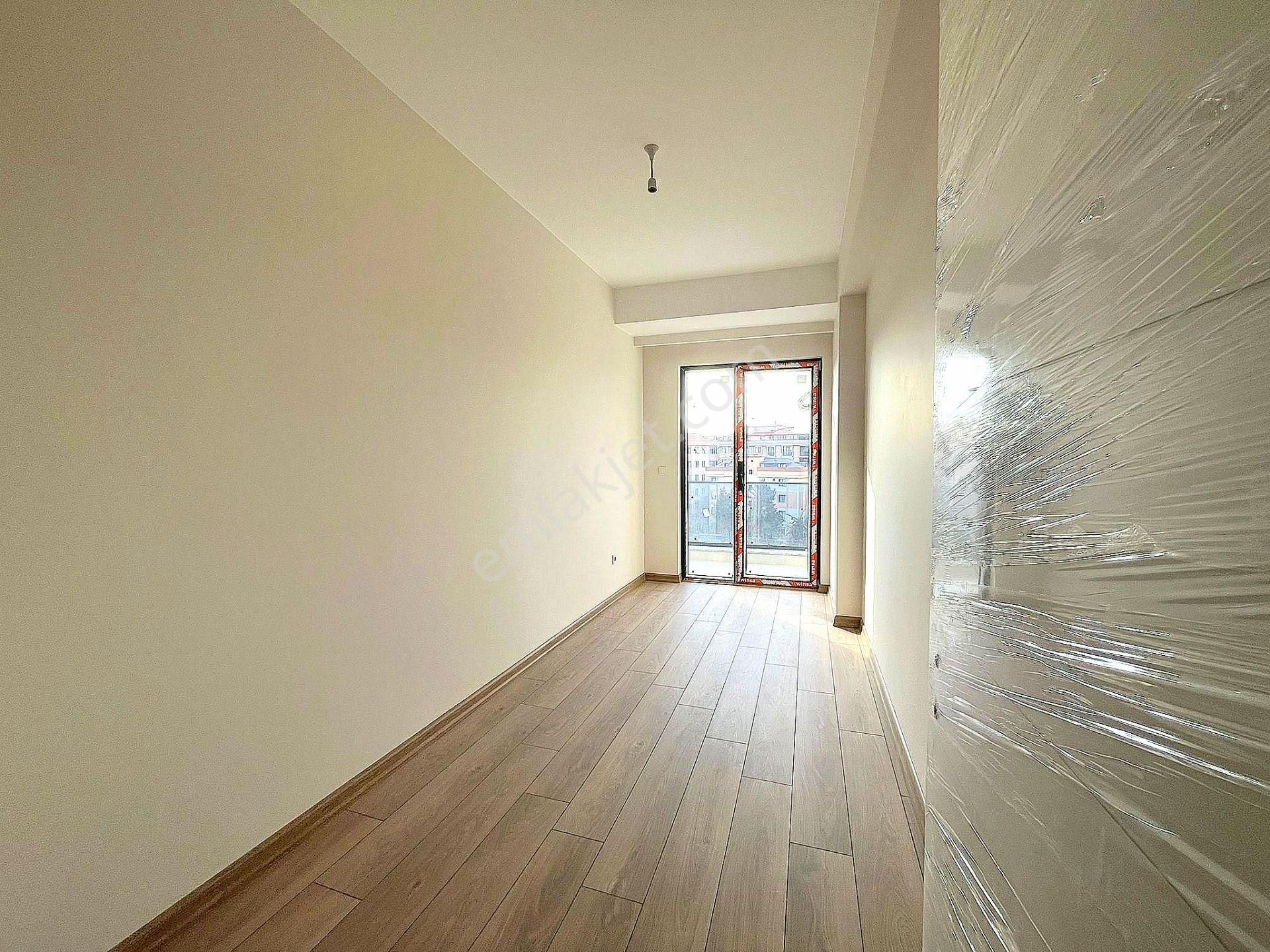 ▃birikim▃küçükyalı'da 4.katta Ebeveyn Banyolu Ön Cephe Sıfır 2+1 - Görsel 16