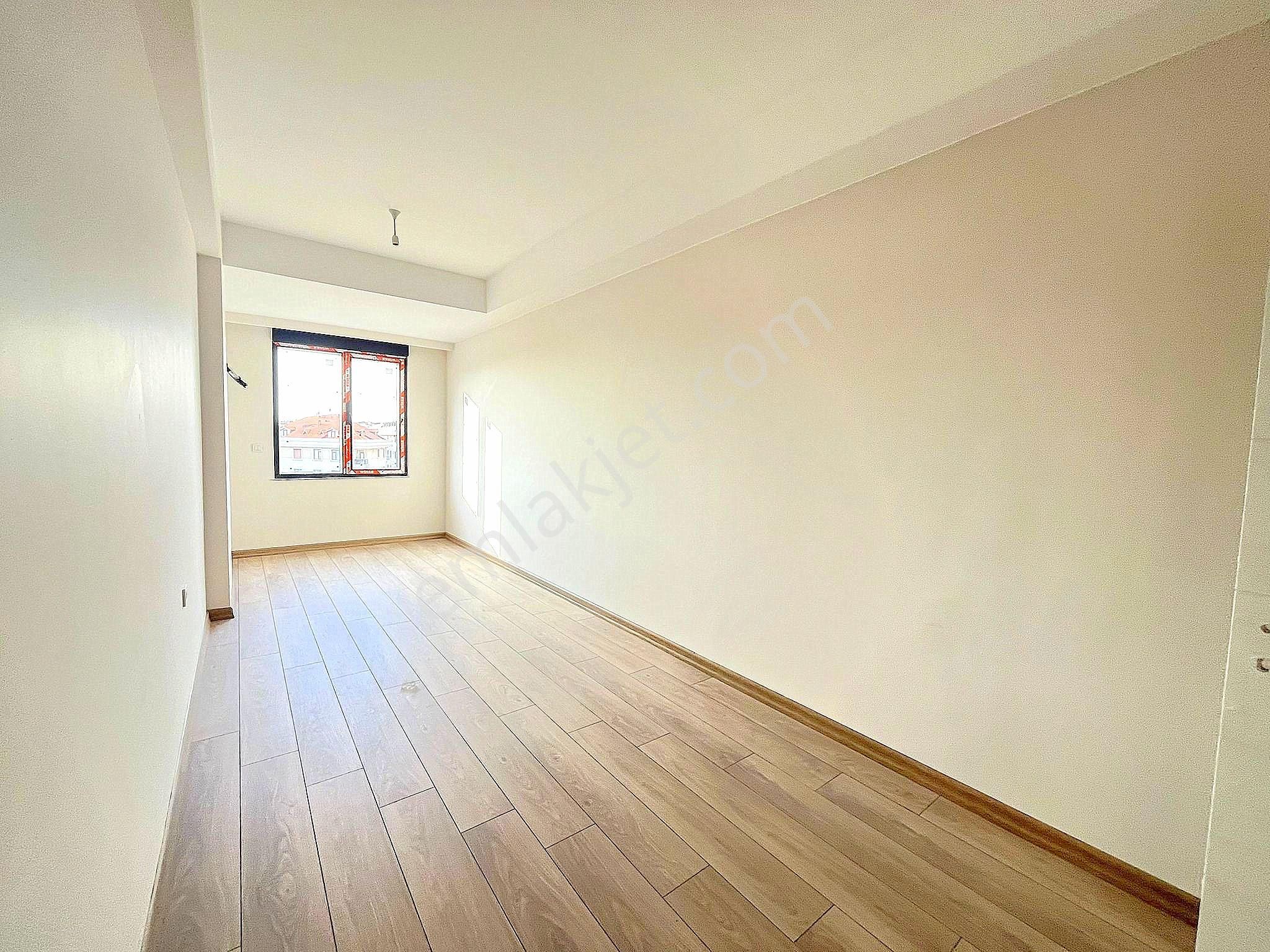 ▃birikim▃küçükyalı'da 4.katta Ebeveyn Banyolu Ön Cephe Sıfır 2+1 - Görsel 13