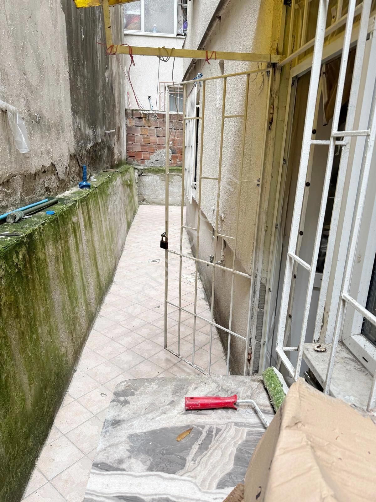 Fatih Emlaktan Mevlana Cami Yakını Satılık 2+1 Bahçekatı Daire - Görsel 9