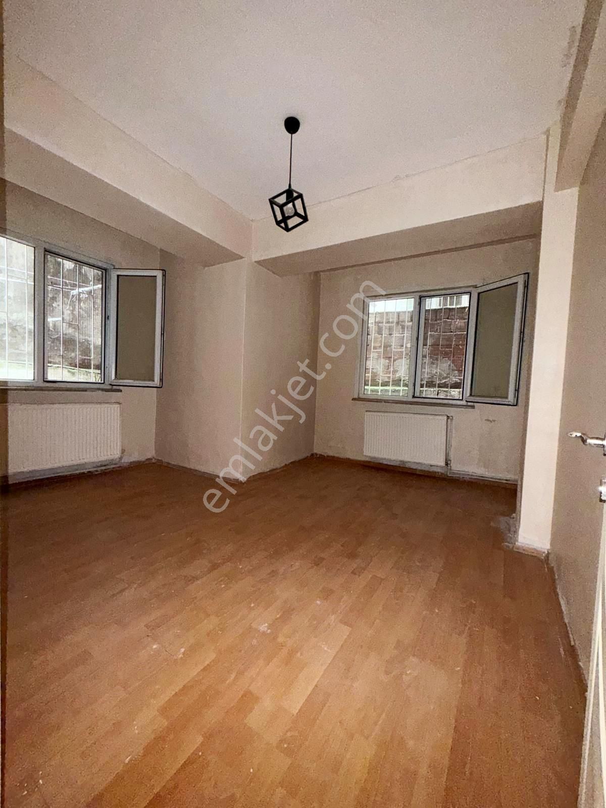 Fatih Emlaktan Mevlana Cami Yakını Satılık 2+1 Bahçekatı Daire - Görsel 5