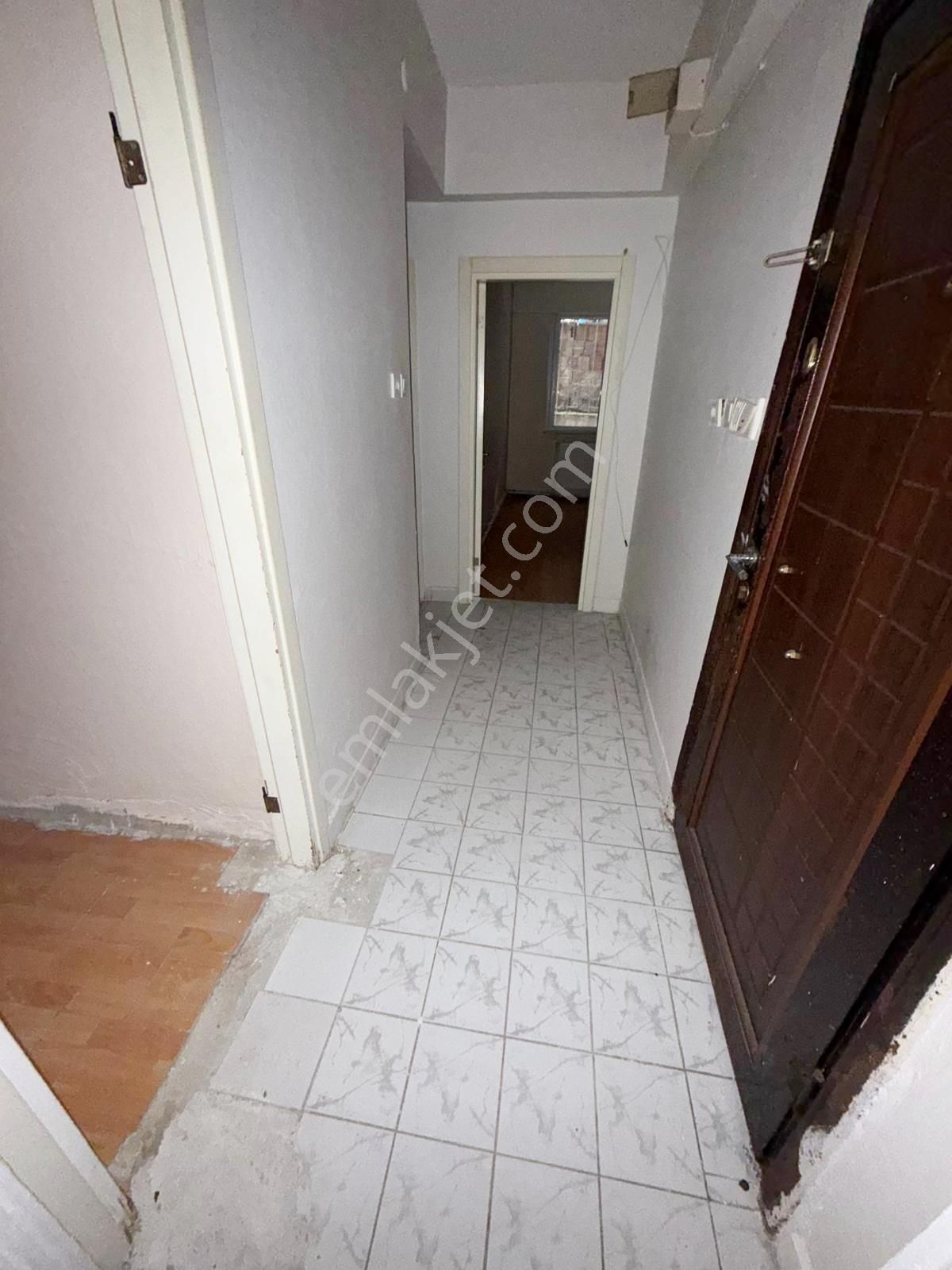 Fatih Emlaktan Mevlana Cami Yakını Satılık 2+1 Bahçekatı Daire - Görsel 9