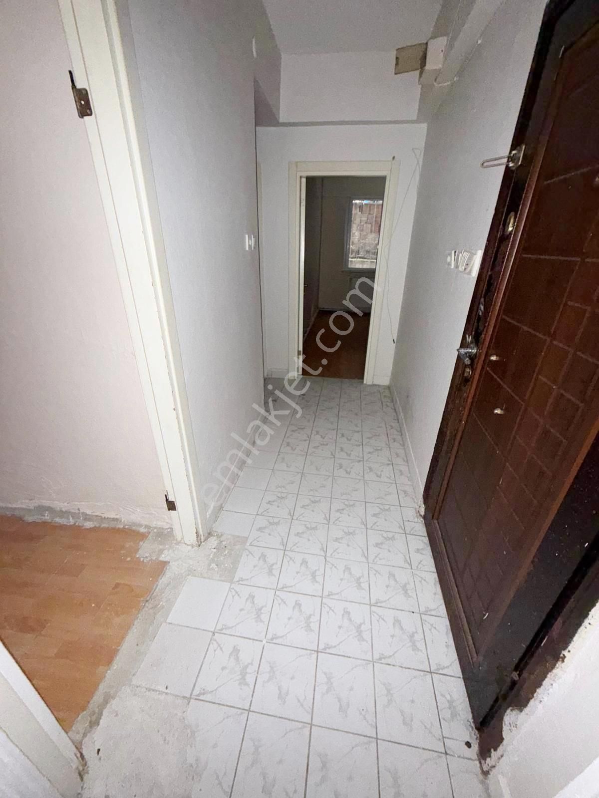 Fatih Emlaktan Mevlana Cami Yakını Satılık 2+1 Bahçekatı Daire - Görsel 6