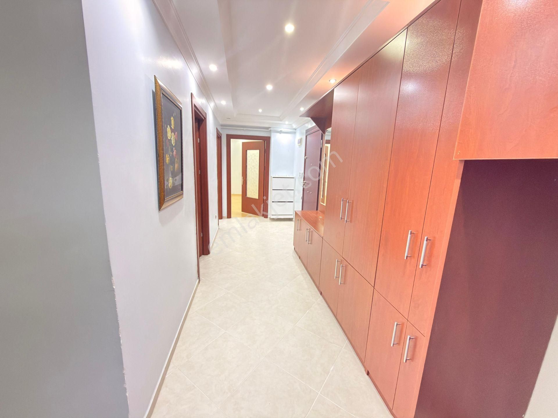 Güvenden Şehrin Göbeğinde 160m² Ara Kat Ön Cephe Satılık 3+1 - Görsel 21