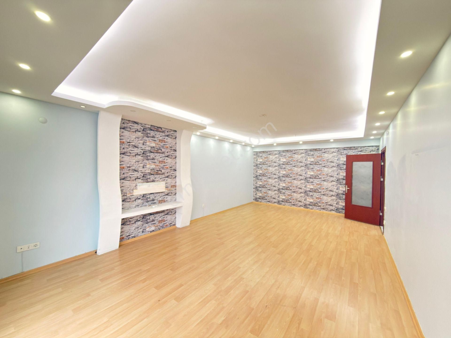 Güvenden Şehrin Göbeğinde 160m² Ara Kat Ön Cephe Satılık 3+1 - Görsel 2