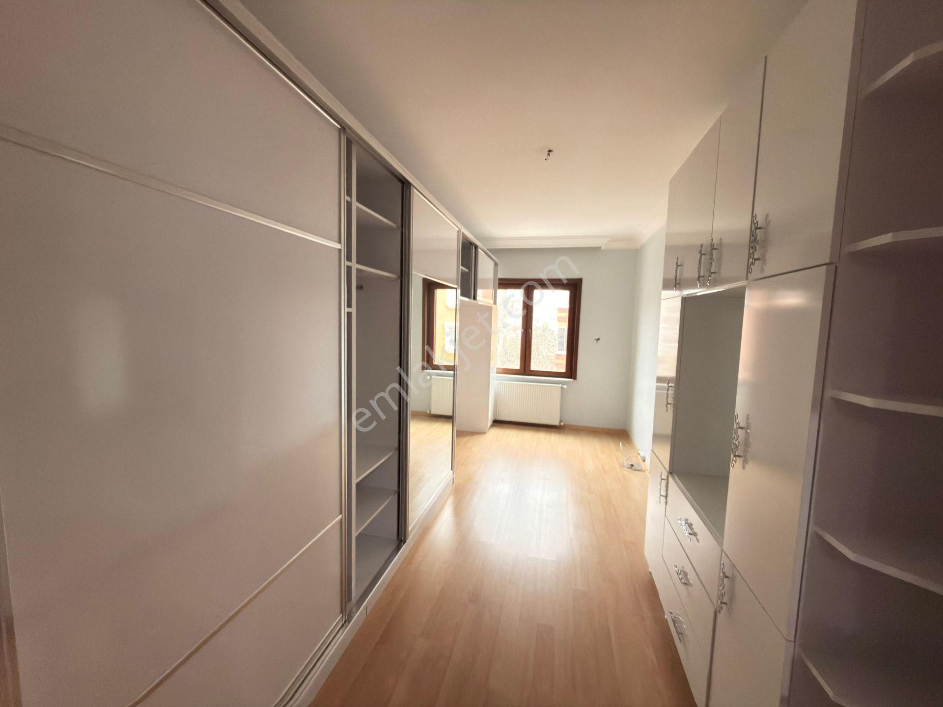 Güvenden Şehrin Göbeğinde 160m² Ara Kat Ön Cephe Satılık 3+1 - Görsel 12